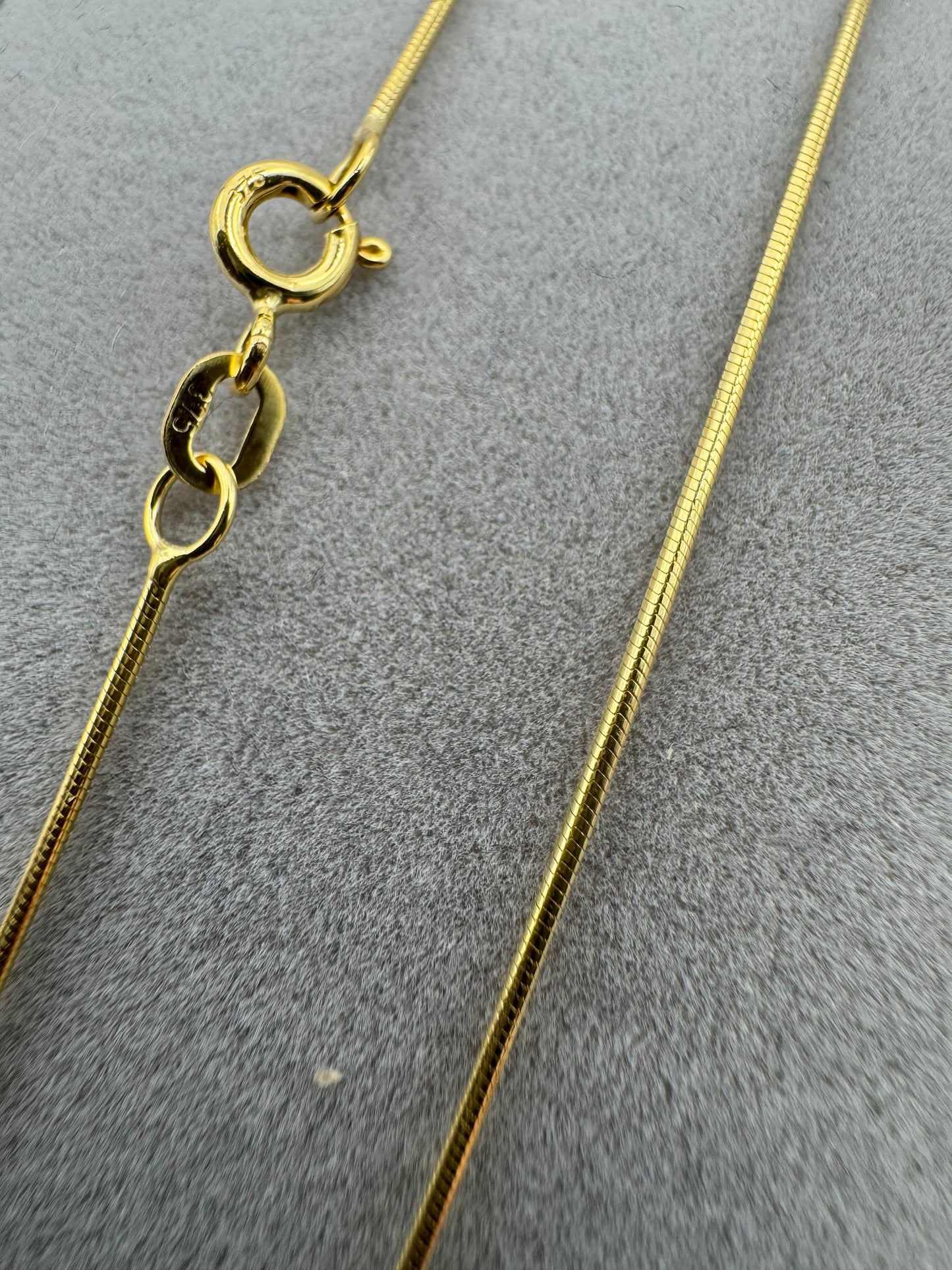 9ct Yellow Solid Gold 0.8mm Round Snake Chain  (3444)