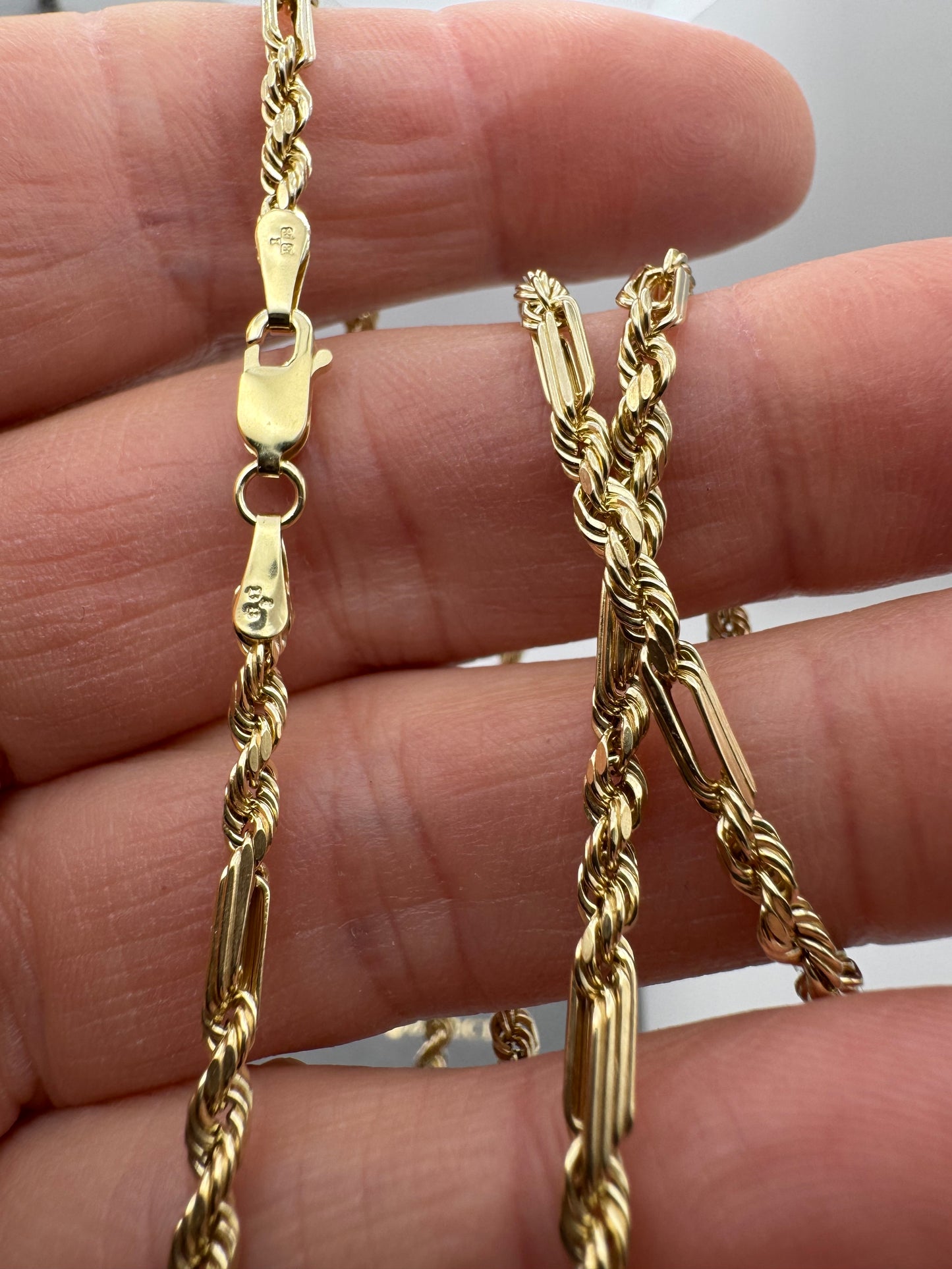 9ct Yellow Gold Diamond Cut 2.8mm Fancy Figaro/Rope Chain (1184)
