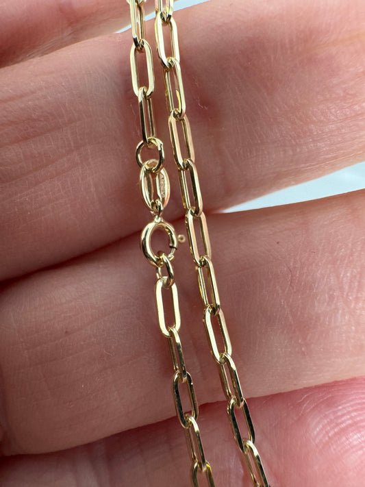 9ct Yellow Gold 2.3mm Light Hollow Paperclip Chain Various Lengths (0204)