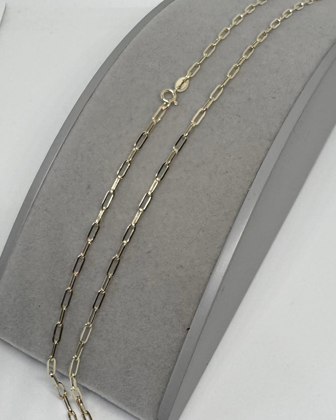 9ct Yellow Gold 2.3mm Lightweight Hollow Paperclip Necklace 18" / 45cm (0204)