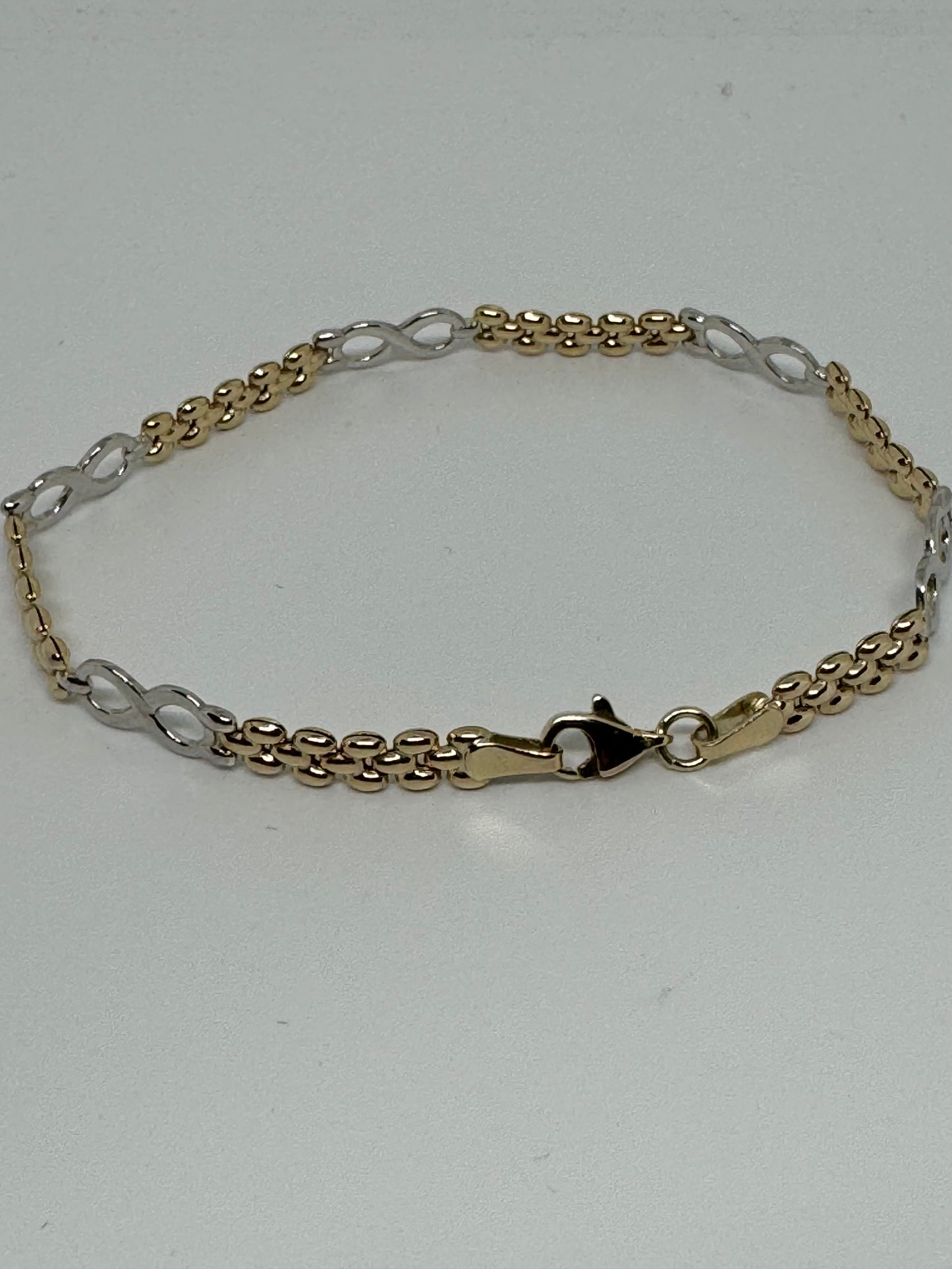 9ct Yellow and White Gold Eternity '8' Fancy Link 7.5mm / 19cm Bracelet (0626)