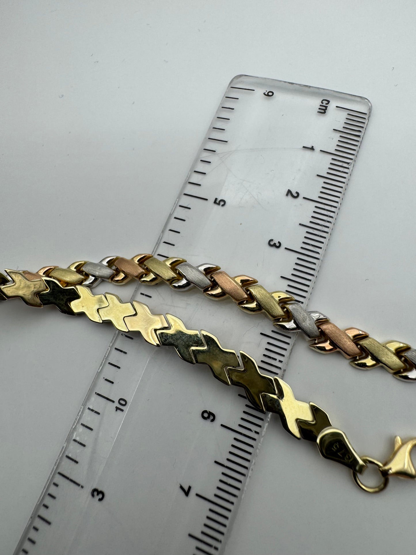 9ct Yellow, White and Rose Gold Kisses 7.5 Inch / 19cm Bracelet (0644)