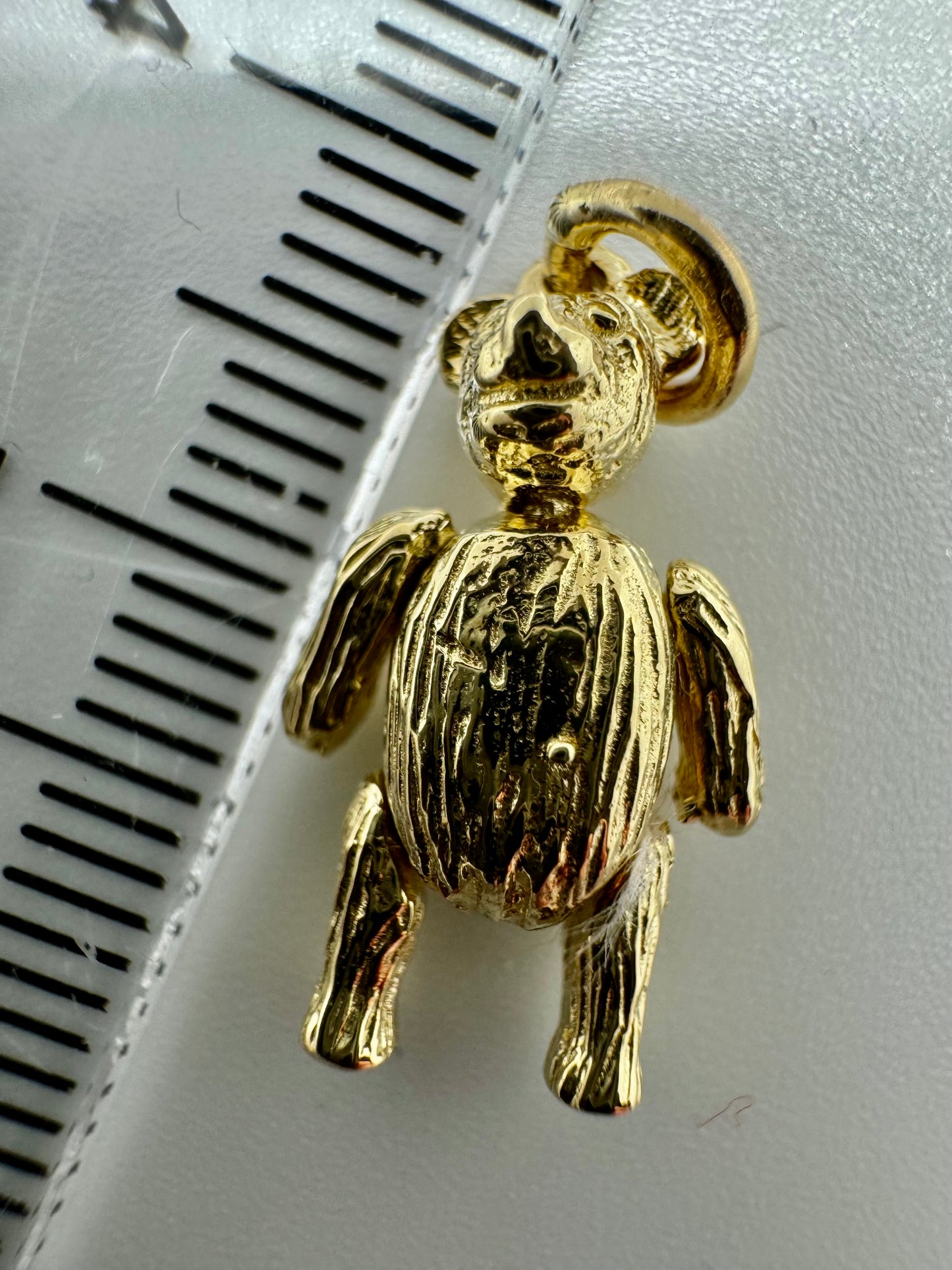 9ct Yellow Gold 17x9mm Loveable Little Teddy Bear Pendant (0078)