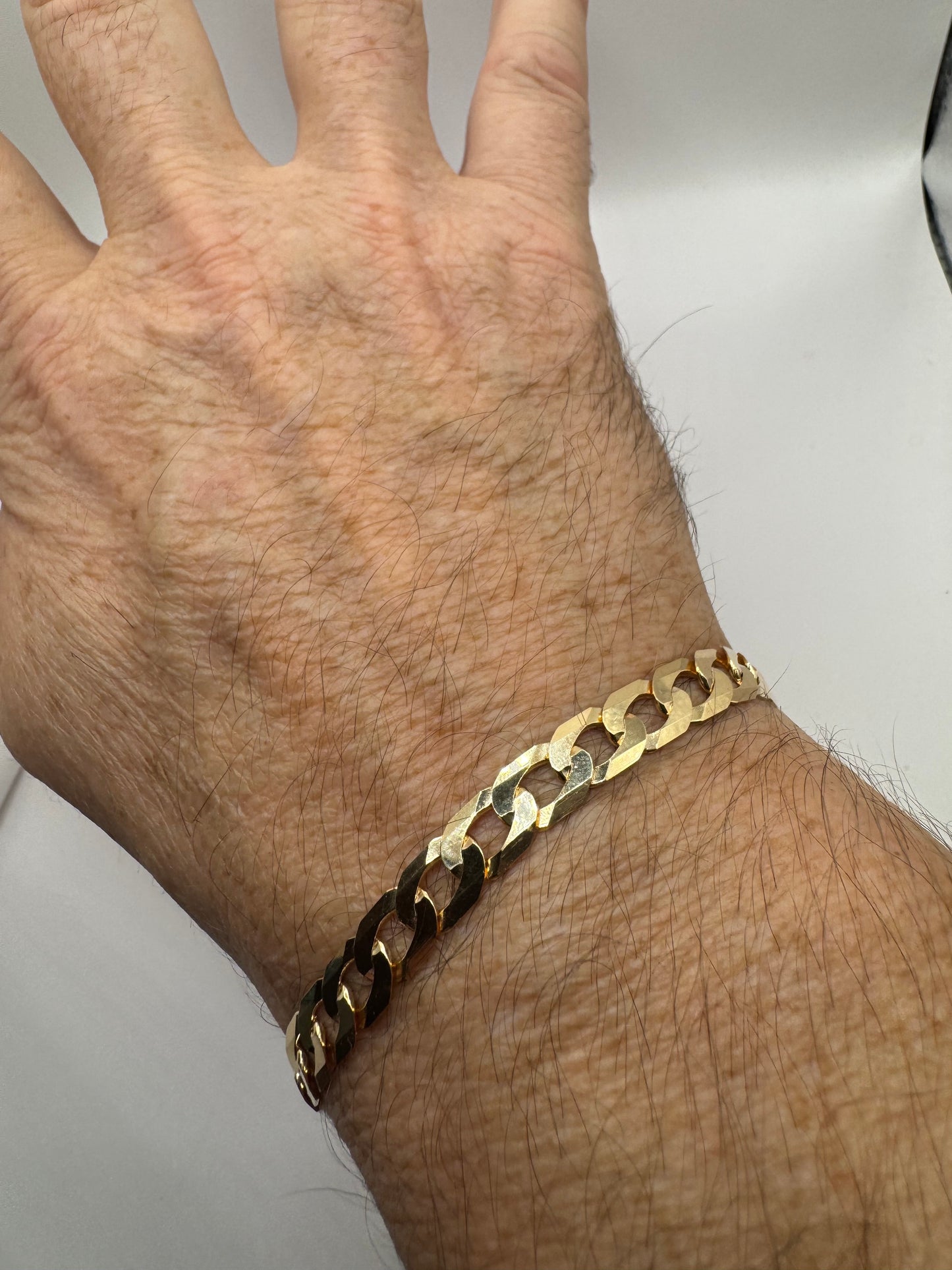 9ct Yellow Gold 6.7mm Flat Curb Chain Bracelet 7.5 Inches / 19cm (0381)