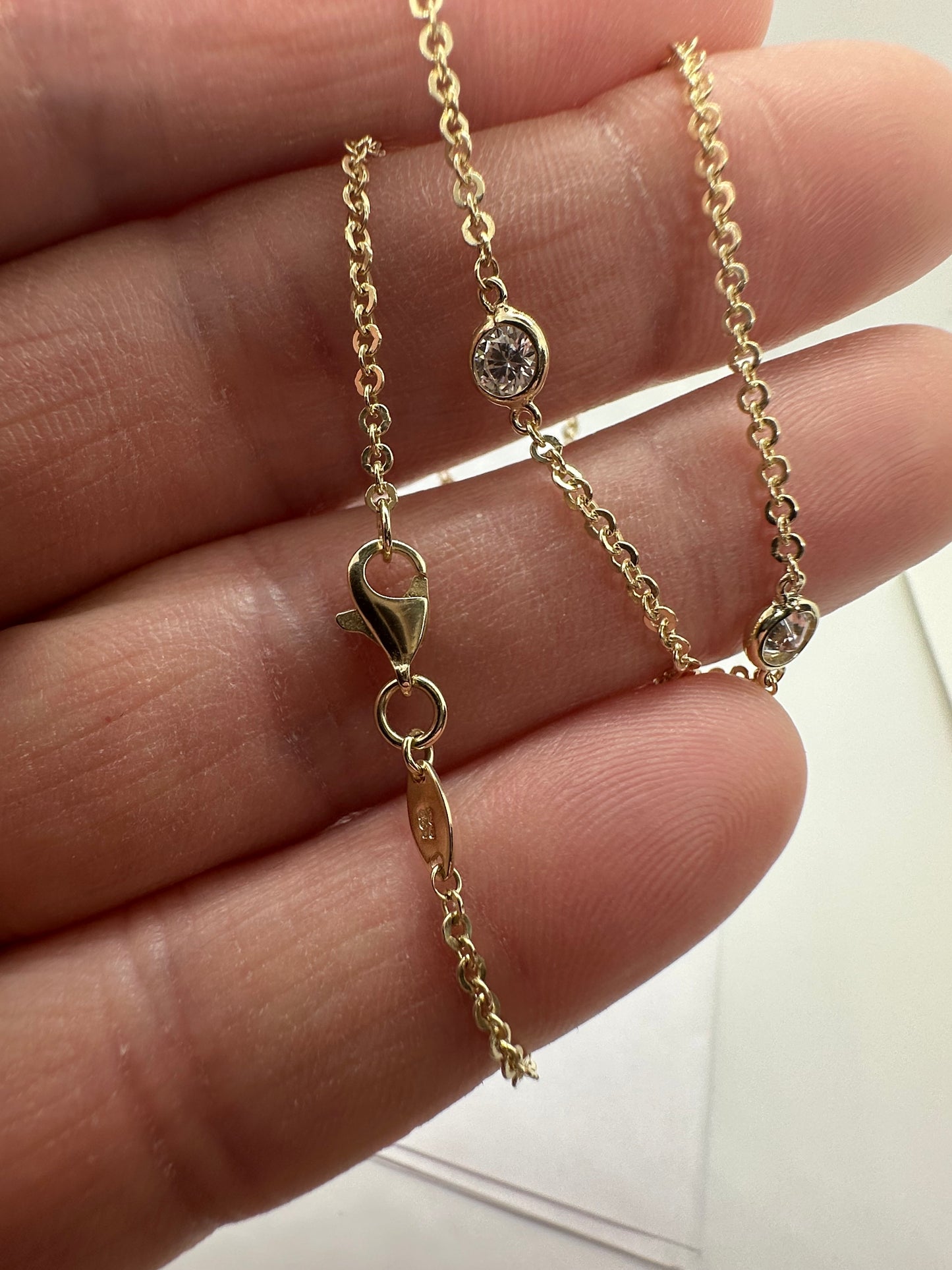 9ct Yellow Gold Cubic Zirconia Necklace 18 Inches / 45cm (0531)