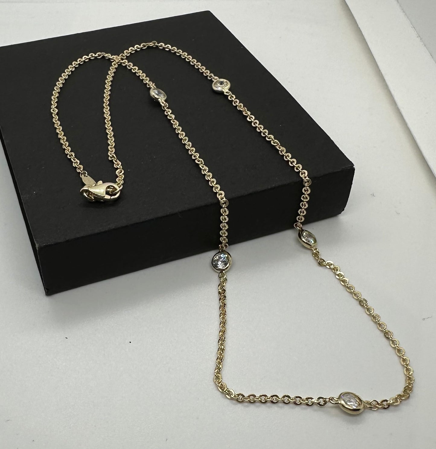9ct Yellow Gold Cubic Zirconia Necklace 18 Inches / 45cm (0531)