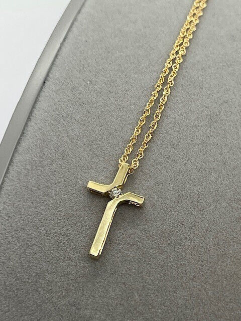 9ct Yellow Gold 0.04ct Diamond Set Cross Pendant on 18" Chain (0022)
