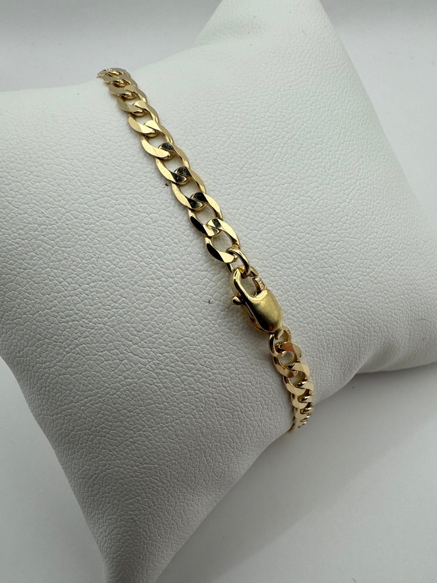9ct Yellow Solid Gold 3.84mm Curb Link Bracelet Various Lengths (G100MC)