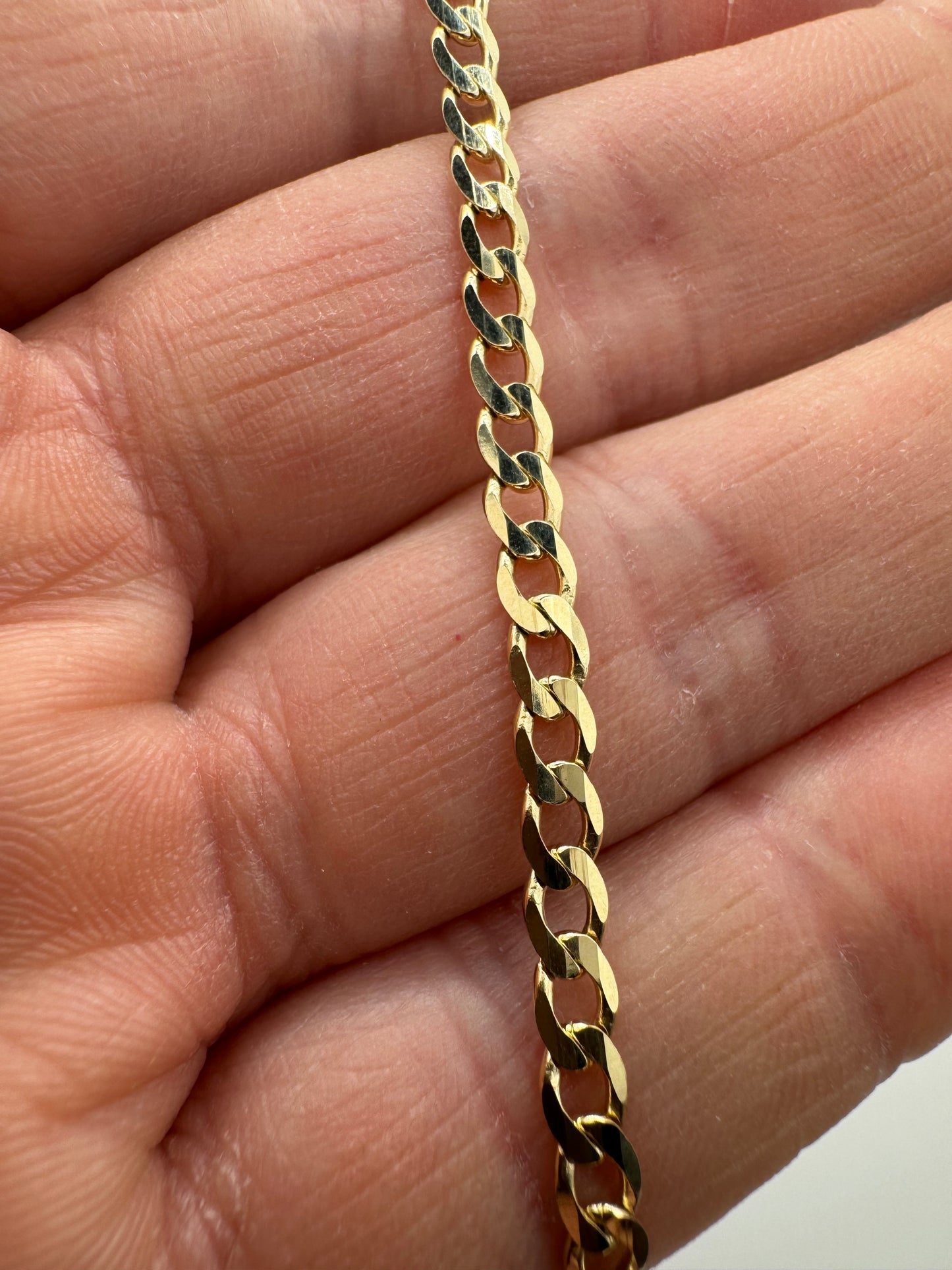 9ct Yellow Solid Gold 3.84mm Curb Link Bracelet Various Lengths (G100MC)