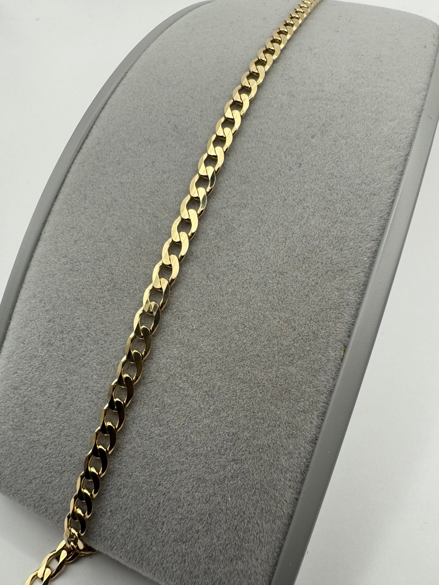 9ct Yellow Solid Gold 3.84mm Curb Link Bracelet Various Lengths (G100MC)
