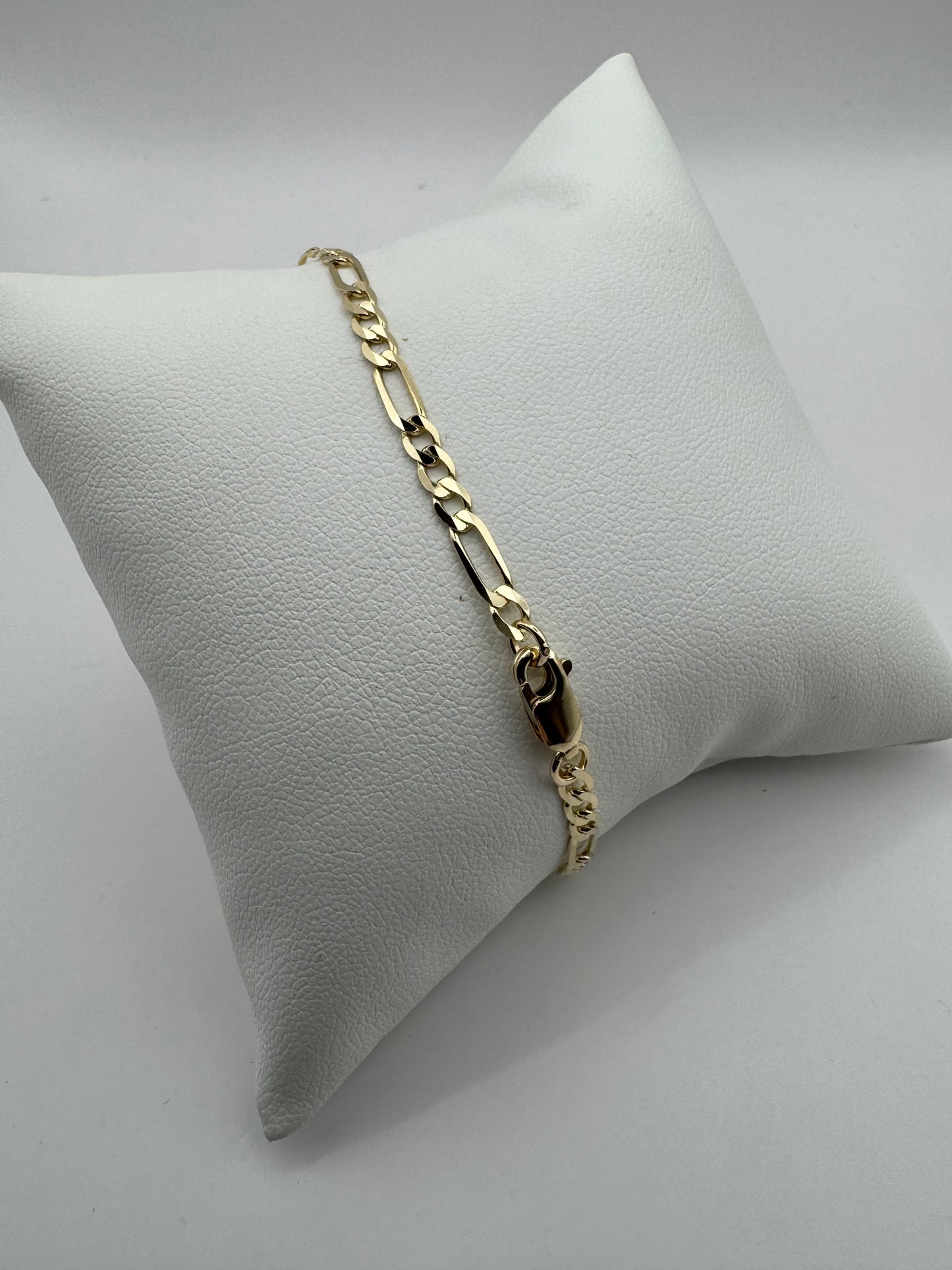 9ct Yellow Gold 3.2mm Figaro 3+1 Chain Various Lengths (G80FG)