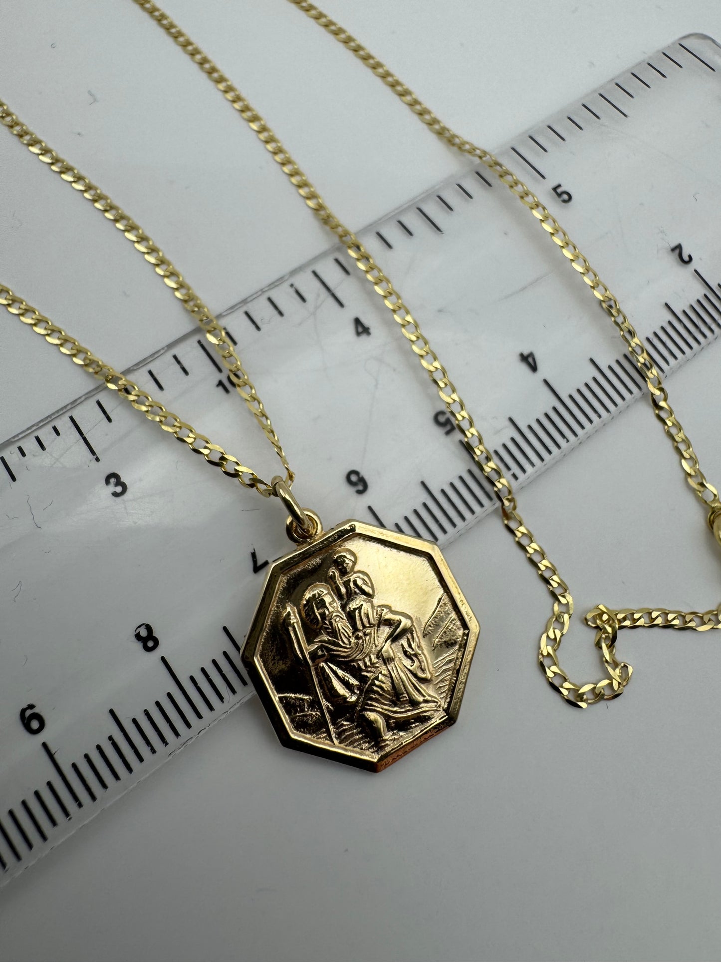 9ct Yellow Gold Solid St Christopher Pendant Necklace 18 Inch (GCHR4)