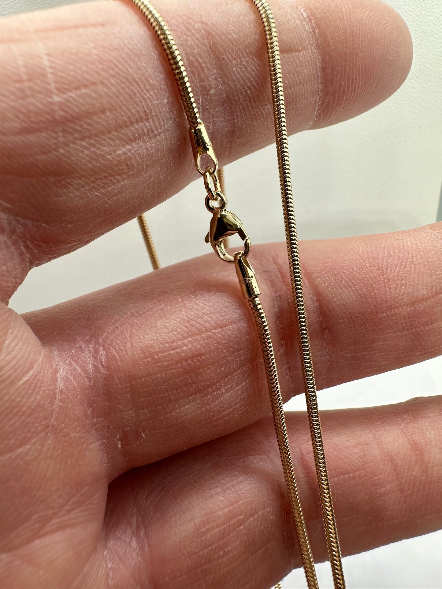 9ct Yellow Solid Gold 1.4mm Snake Chain Neck Chain Various Lengths (GSNH)