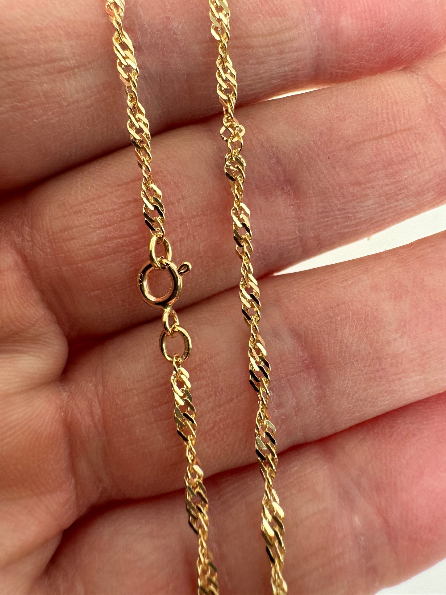 9ct Yellow Gold 2.4mm Twisted Curb Chain Various Lengths (GTC40)