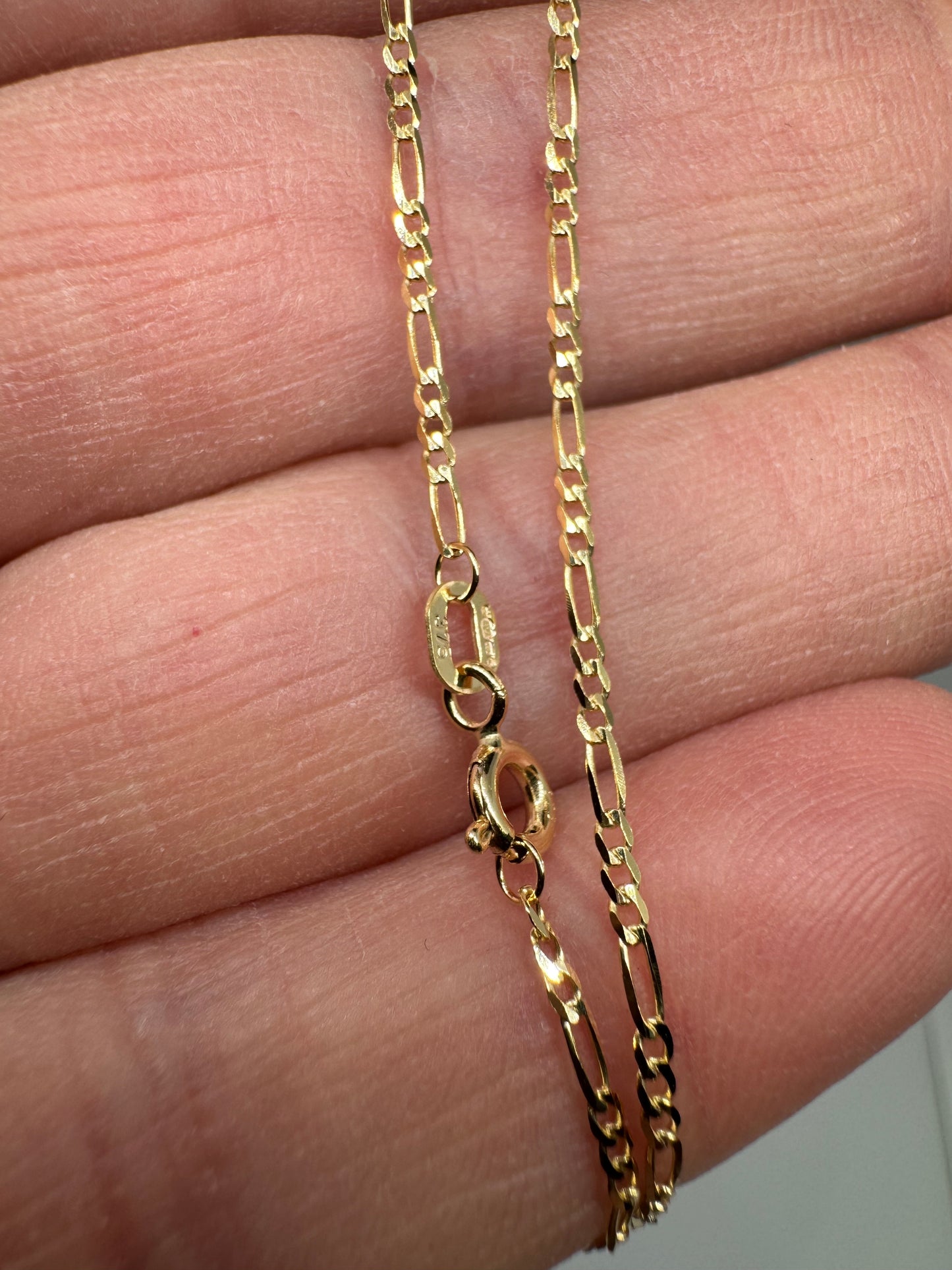 9ct Yellow Gold 1.5mm Solid Figaro Link Neck Chain Various Lengths (004A)