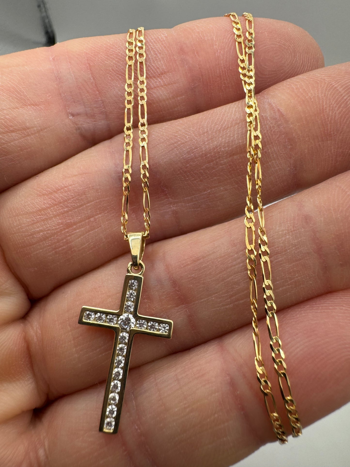 9ct Yellow Gold Zirconia Set Cross Pendant on 18" Figaro Chain (149.004A)