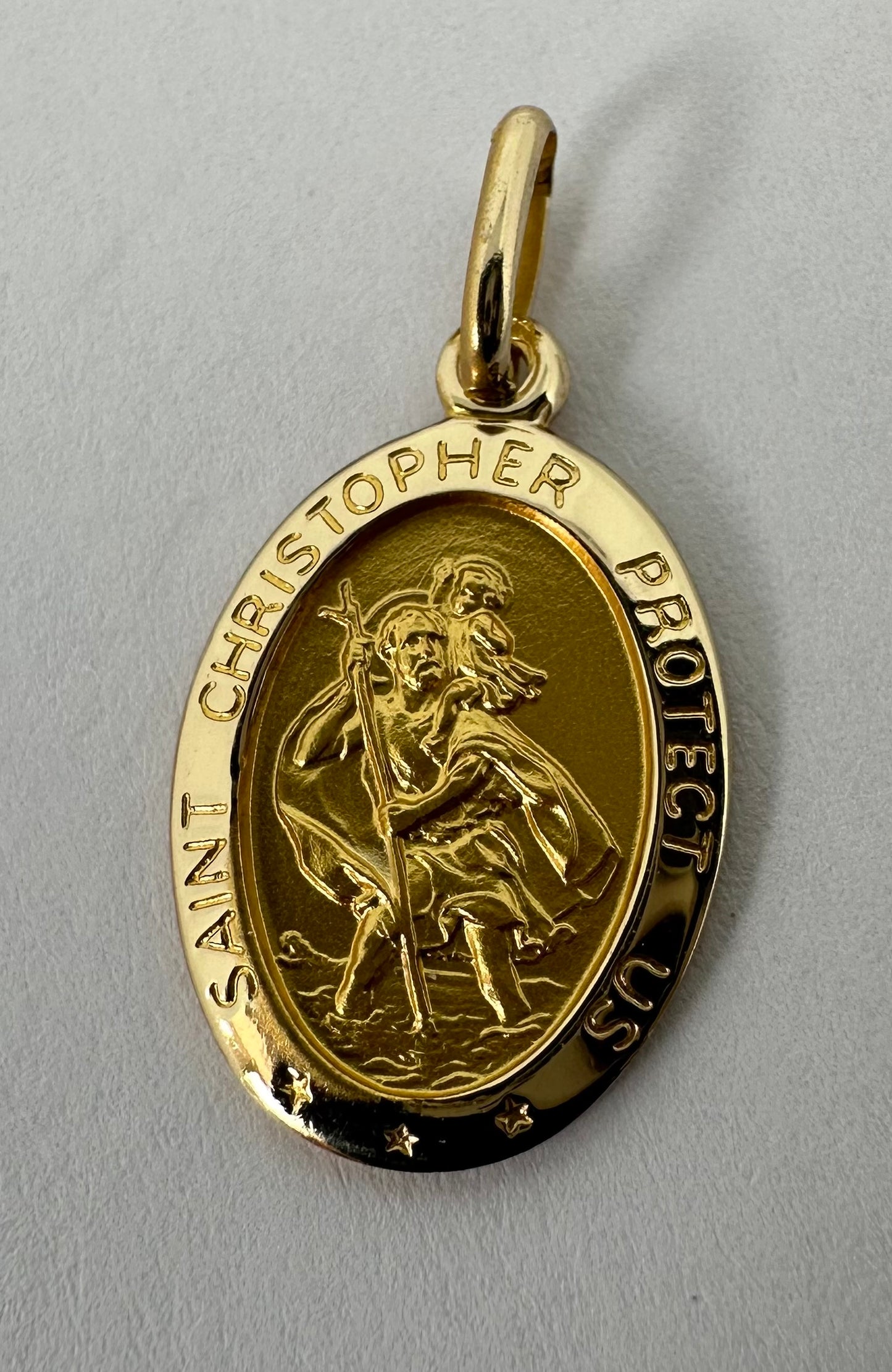 9ct Yellow Gold 24x12mm St Christopher Oval Pendant (151)