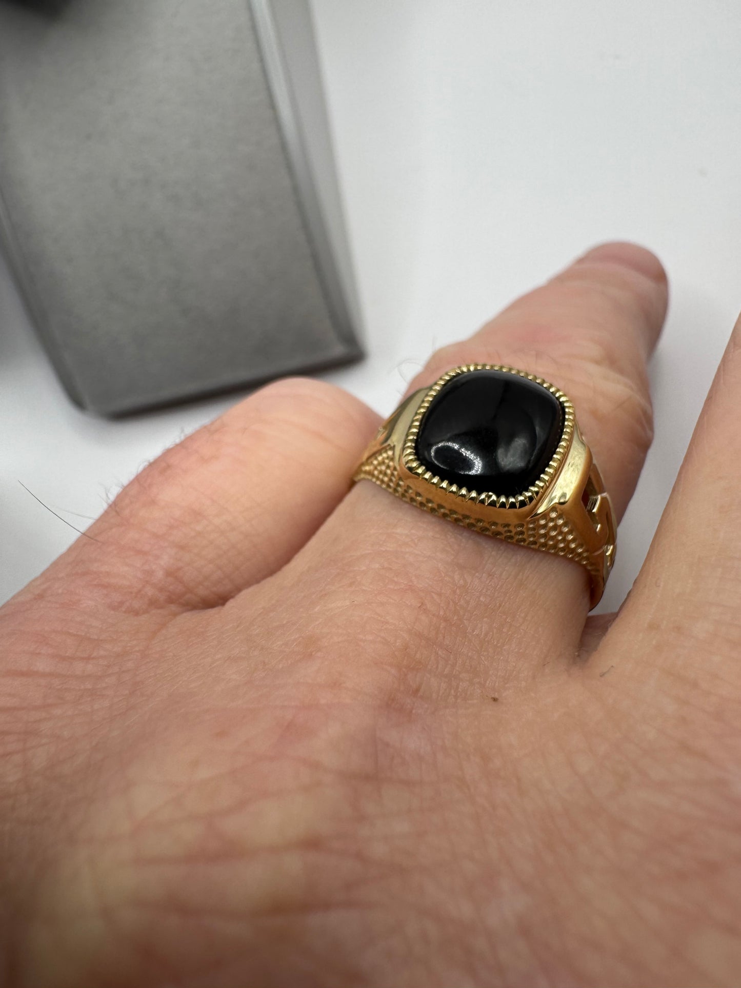 9ct Yellow Gold Black Onyx Curb Shoulders Signet Ring, Sizes P to Z (0169)