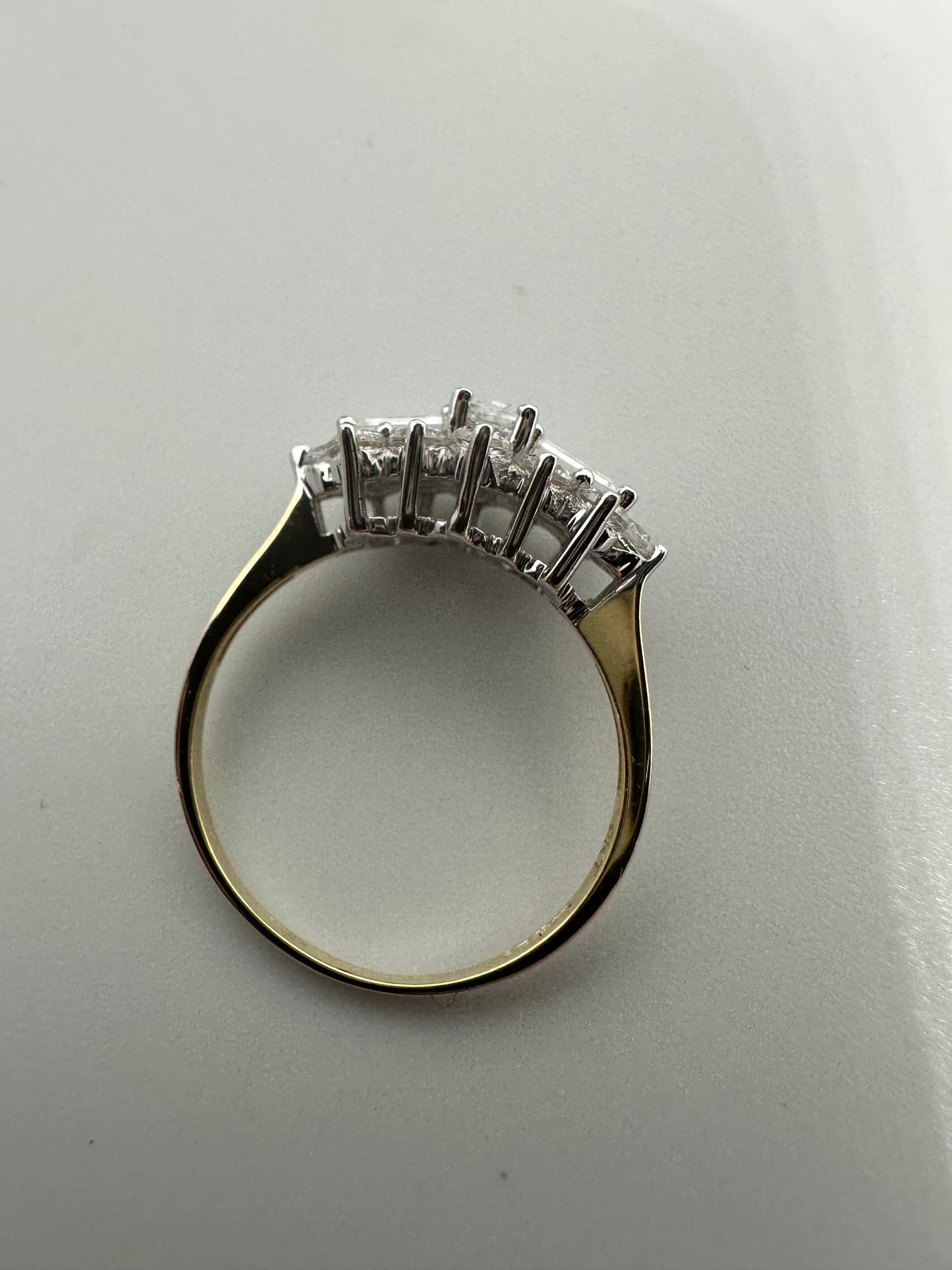 9ct Yellow Gold Clear Stone 16x10mm Cluster Ring, Ring sizes J to V (0621)