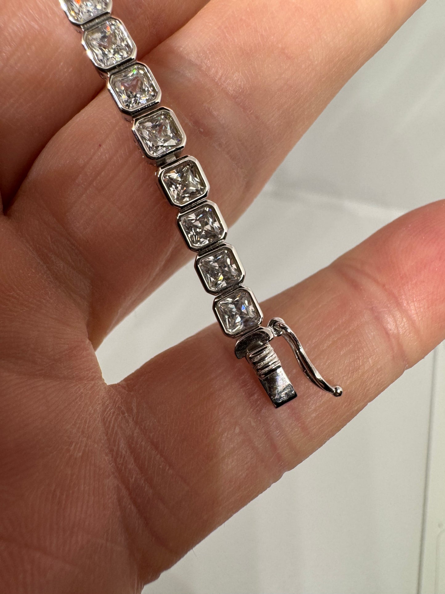 Sterling Silver 4.8mm Princess Cut Zirconia Tennis Bracelet 7.5 Inch (0425)