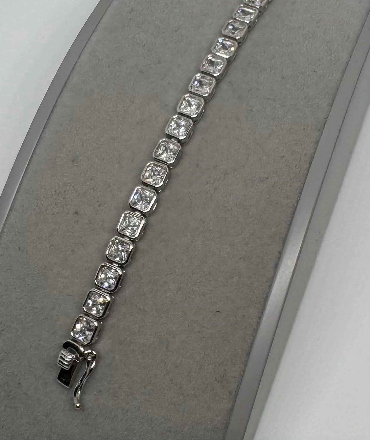 Sterling Silver 4.8mm Princess Cut Zirconia Tennis Bracelet 7.5 Inch (0425)
