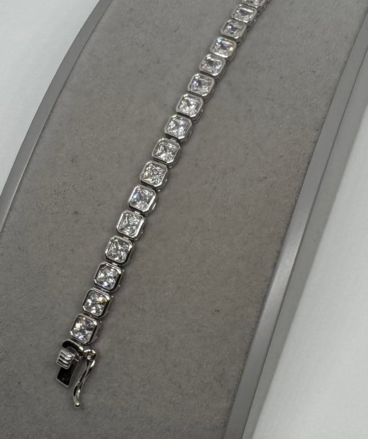Sterling Silver 4.8mm Princess Cut Zirconia Tennis Bracelet 7.5 Inch (0425)
