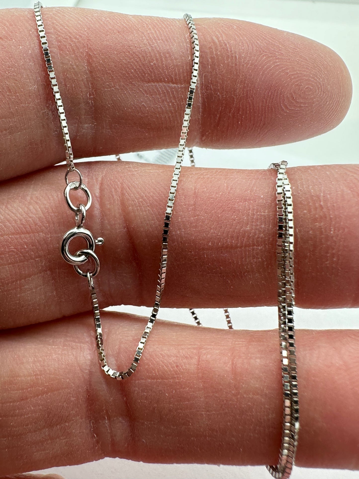 9ct White Gold 1mm Box Venetian Chain Various Chain Lengths (W53V)