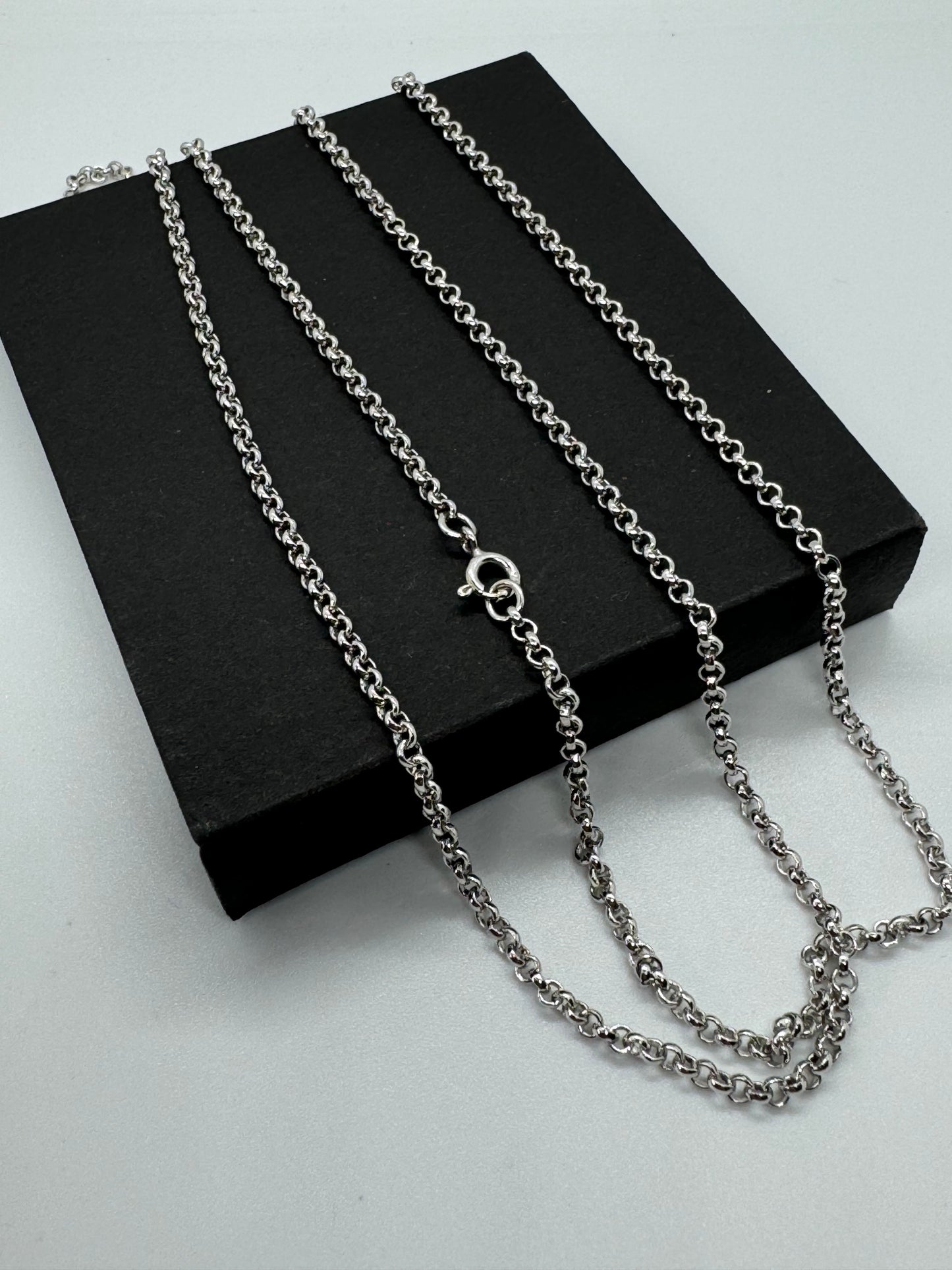 9ct Solid White Gold 2.75mm Round Belcher Link Chains Various Lengths (WBB)