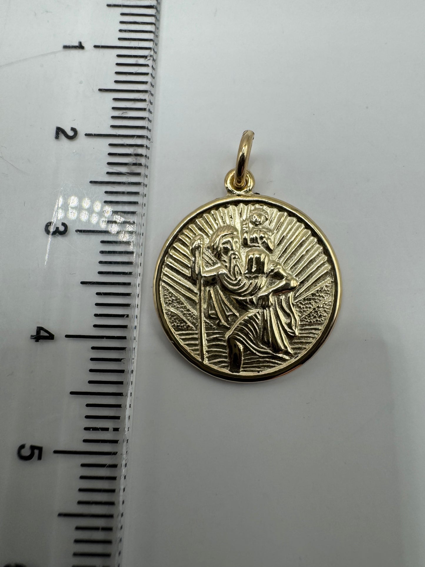 9ct Yellow Gold 17mm Solid St Christopher Round Pendant (GCHR3)