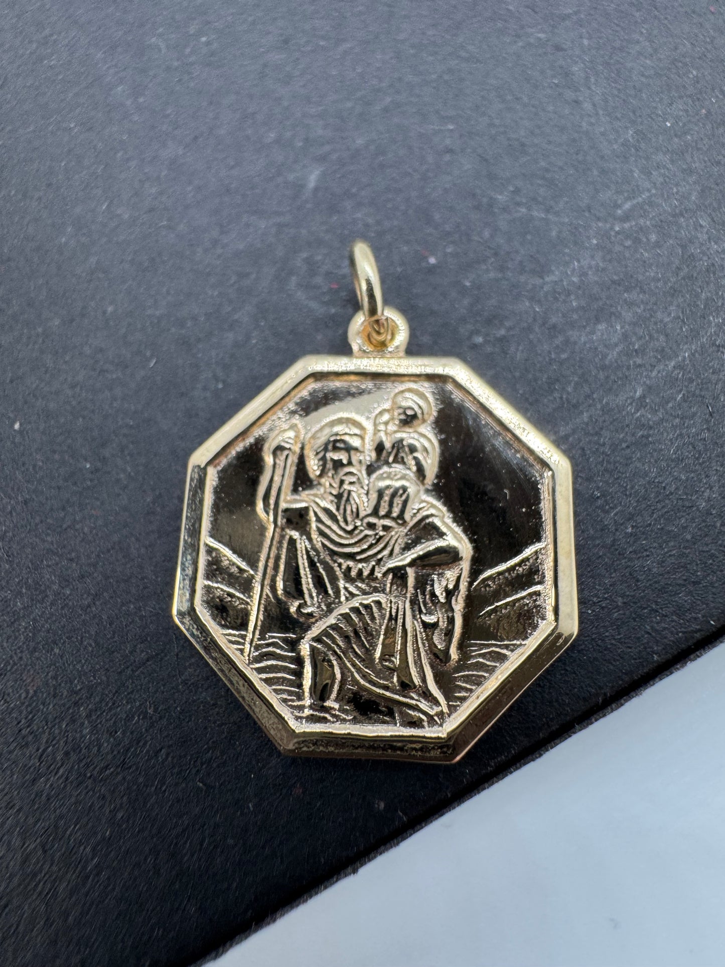 9ct Yellow Gold Solid 17.6mm Octagonal St Christopher Pendant (GCHR4)