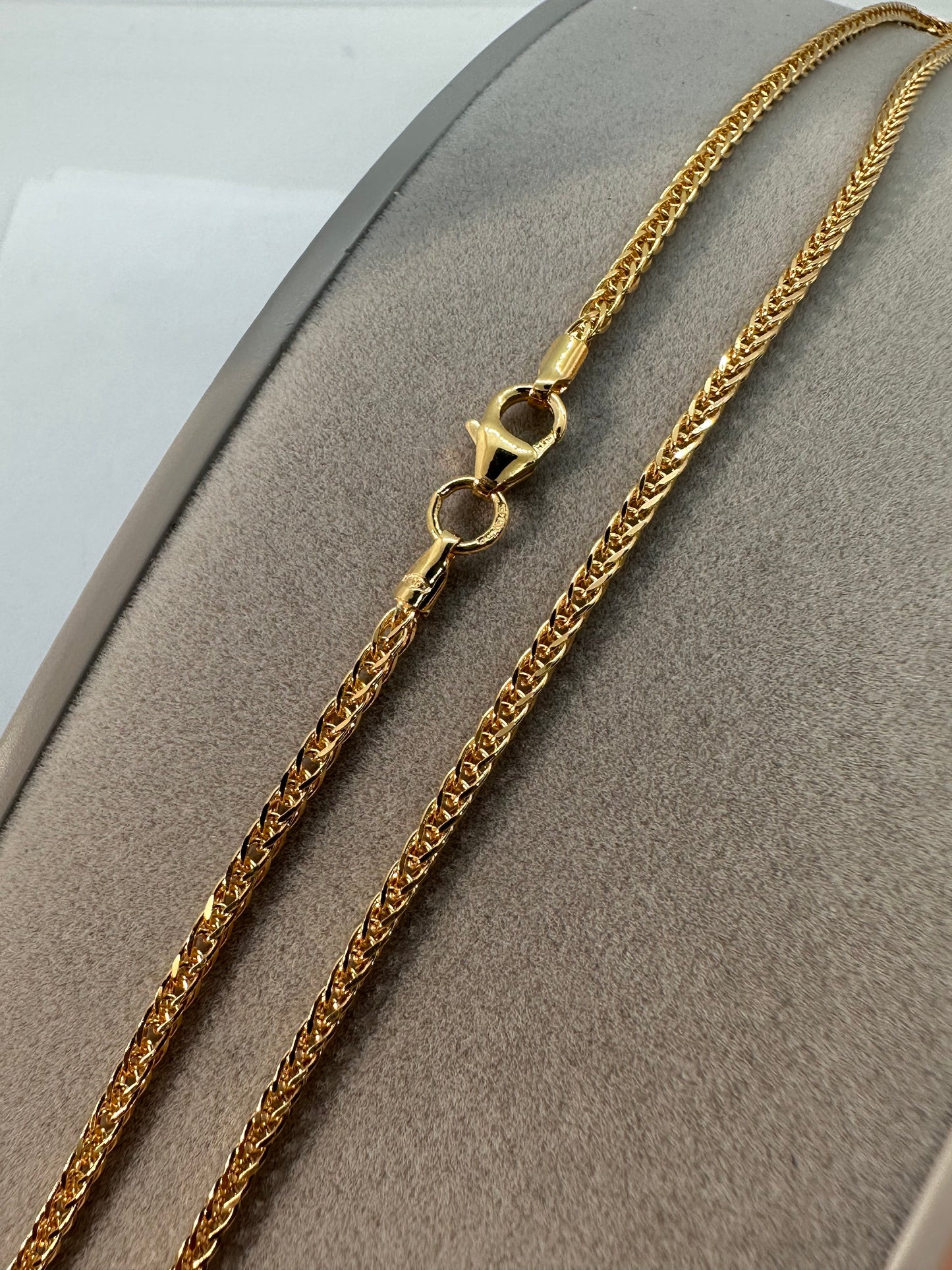 9ct Yellow Gold 2mm Spiga Solid Link Chain Neck Chain (488)