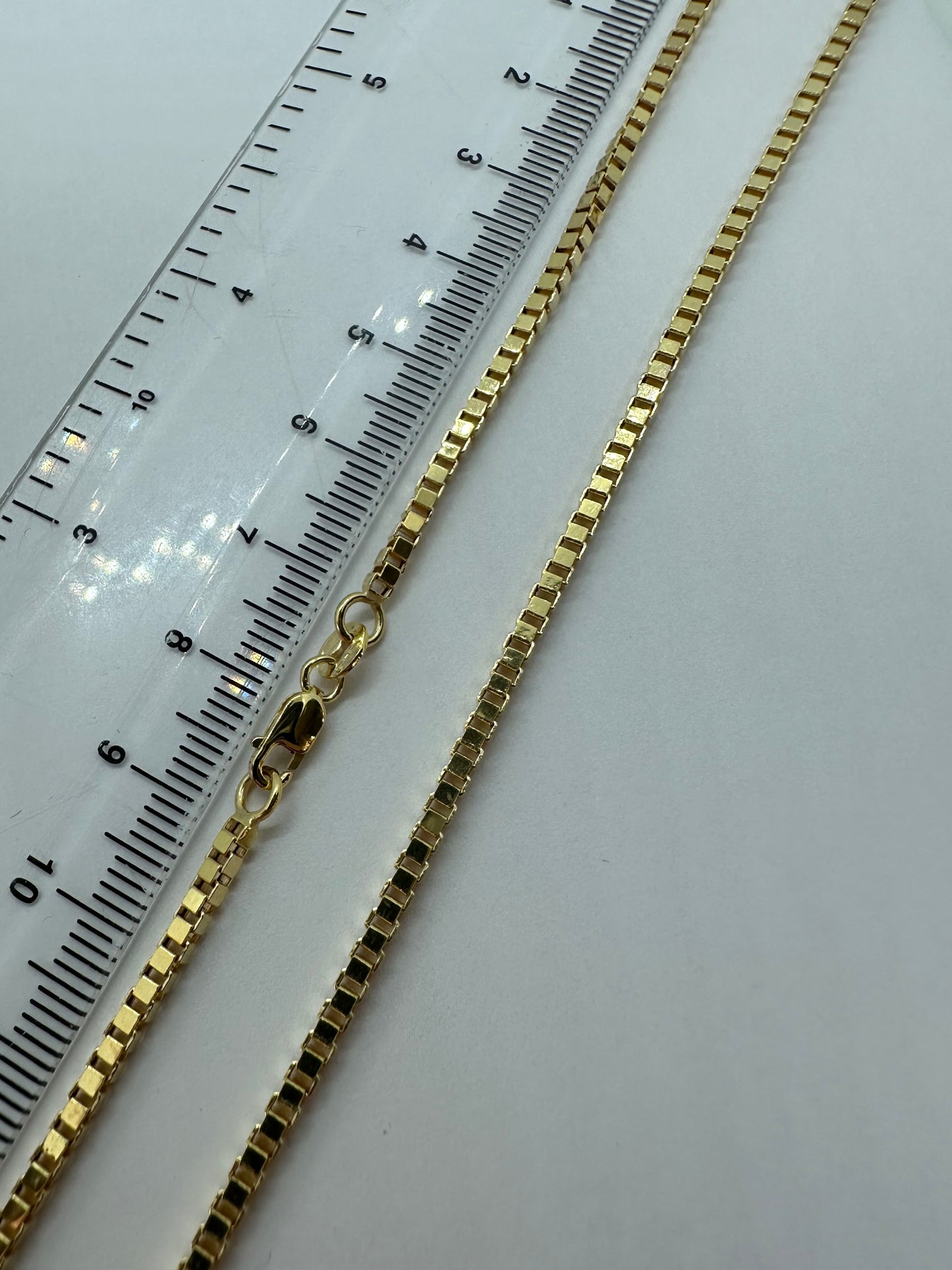 9ct Yellow Gold 2.1mm Box Venetian Link Chain Various Lengths (0585)