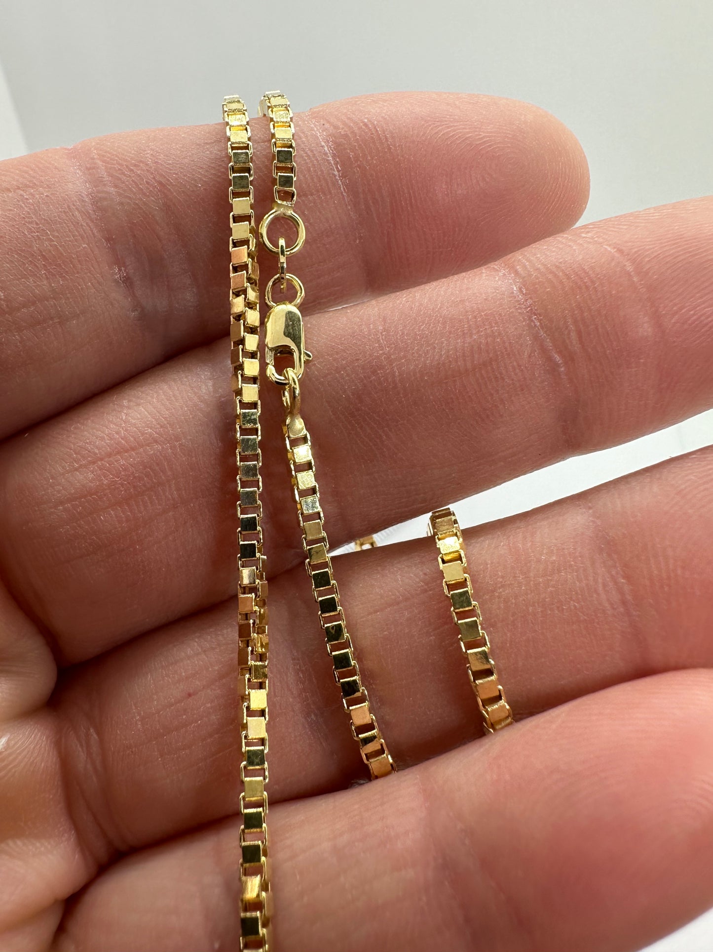 9ct Yellow Gold 2.1mm Box Venetian Link Chain Various Lengths (0585)