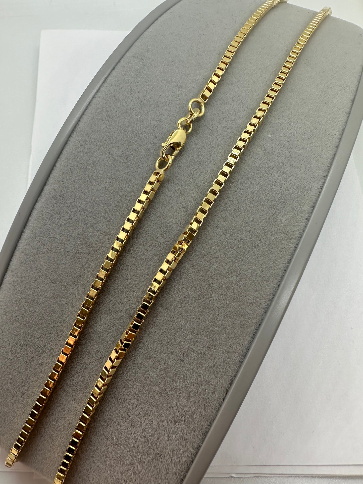 9ct Yellow Gold 2.1mm Box Venetian Link Chain Various Lengths (0585)