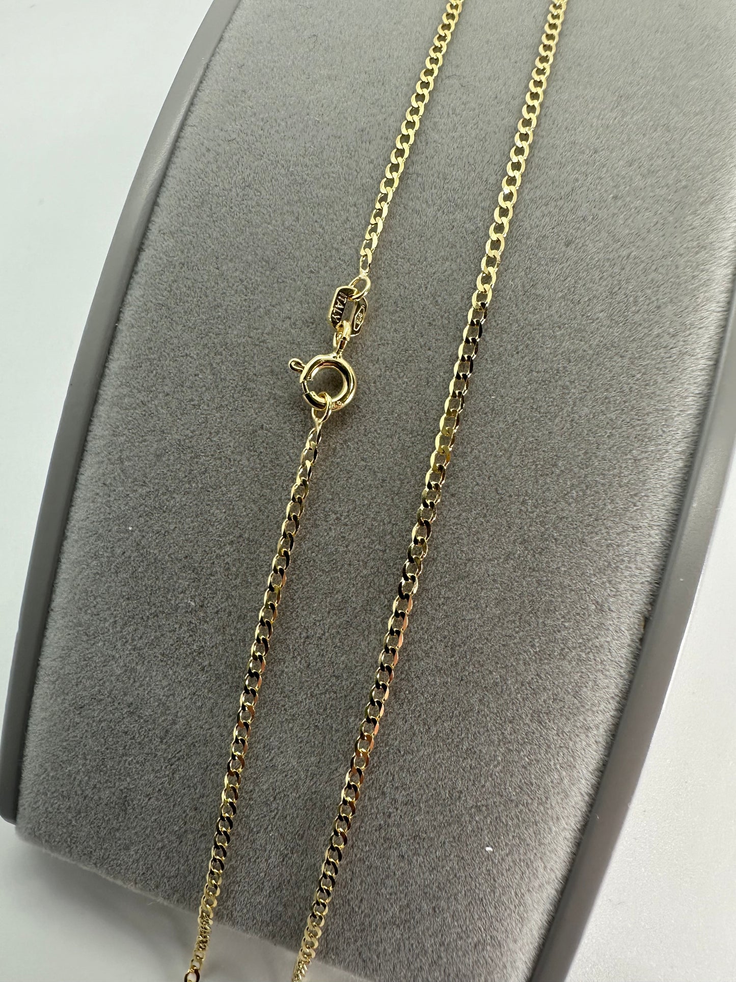 9ct Yellow Gold 1.6mm Solid Flat Curb Chain Various Lengths (0587)