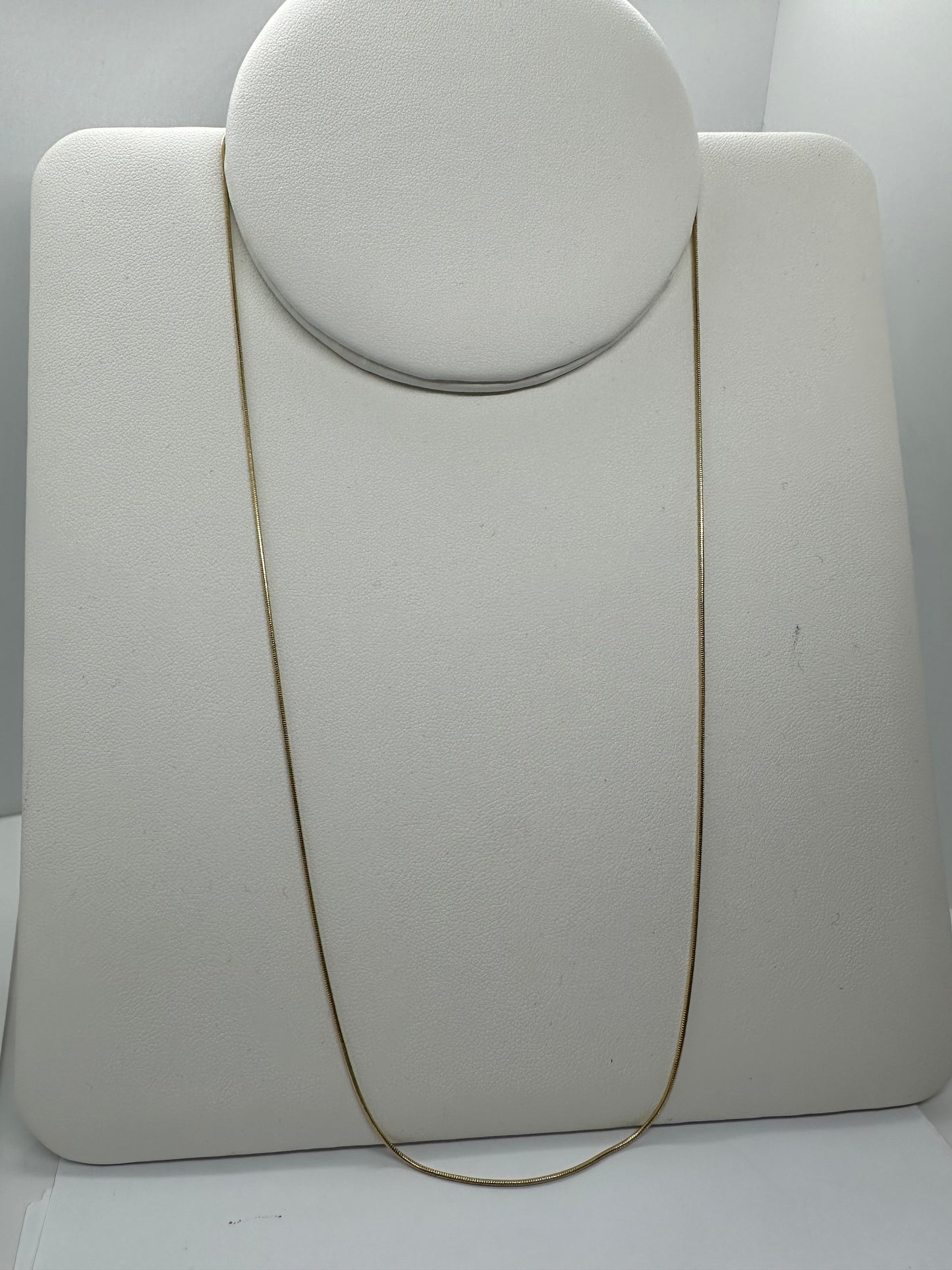 9ct Yellow Solid Gold 0.9mm Snake Neck Chain Various Lengths (GSNM)