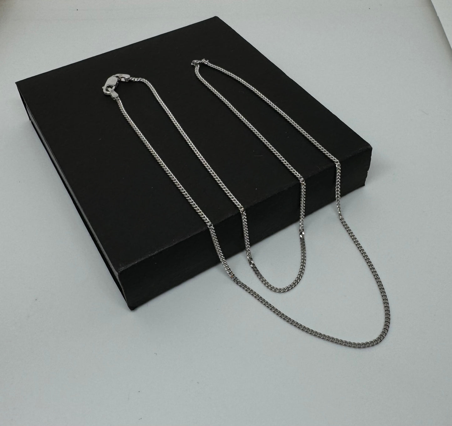 9ct White Gold Solid Gold 1.4mm Curb Chain Various Lengths (006G)