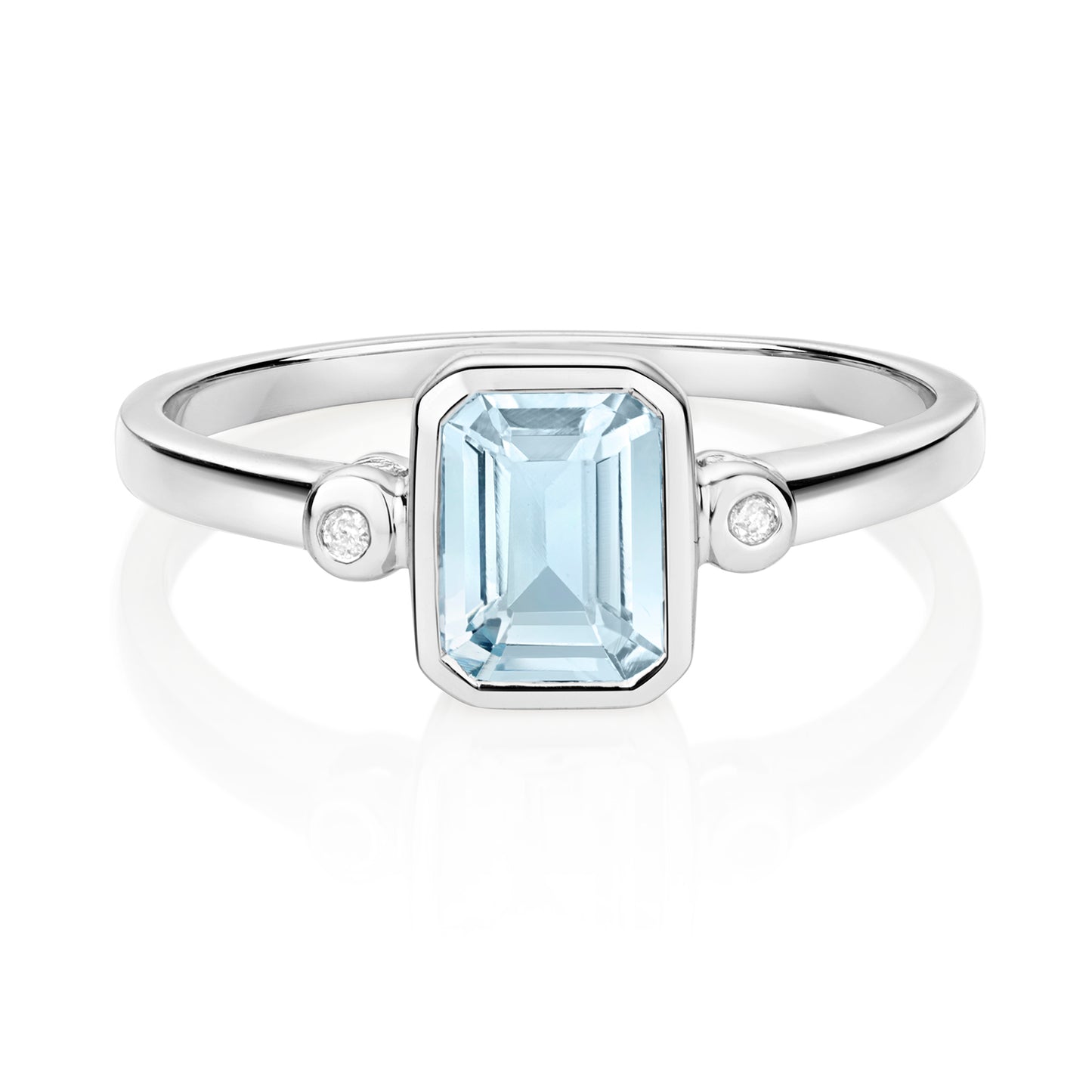 9ct White Gold Aquamarine and Diamond Cocktail Ring, RIng sizes J to Q (903)