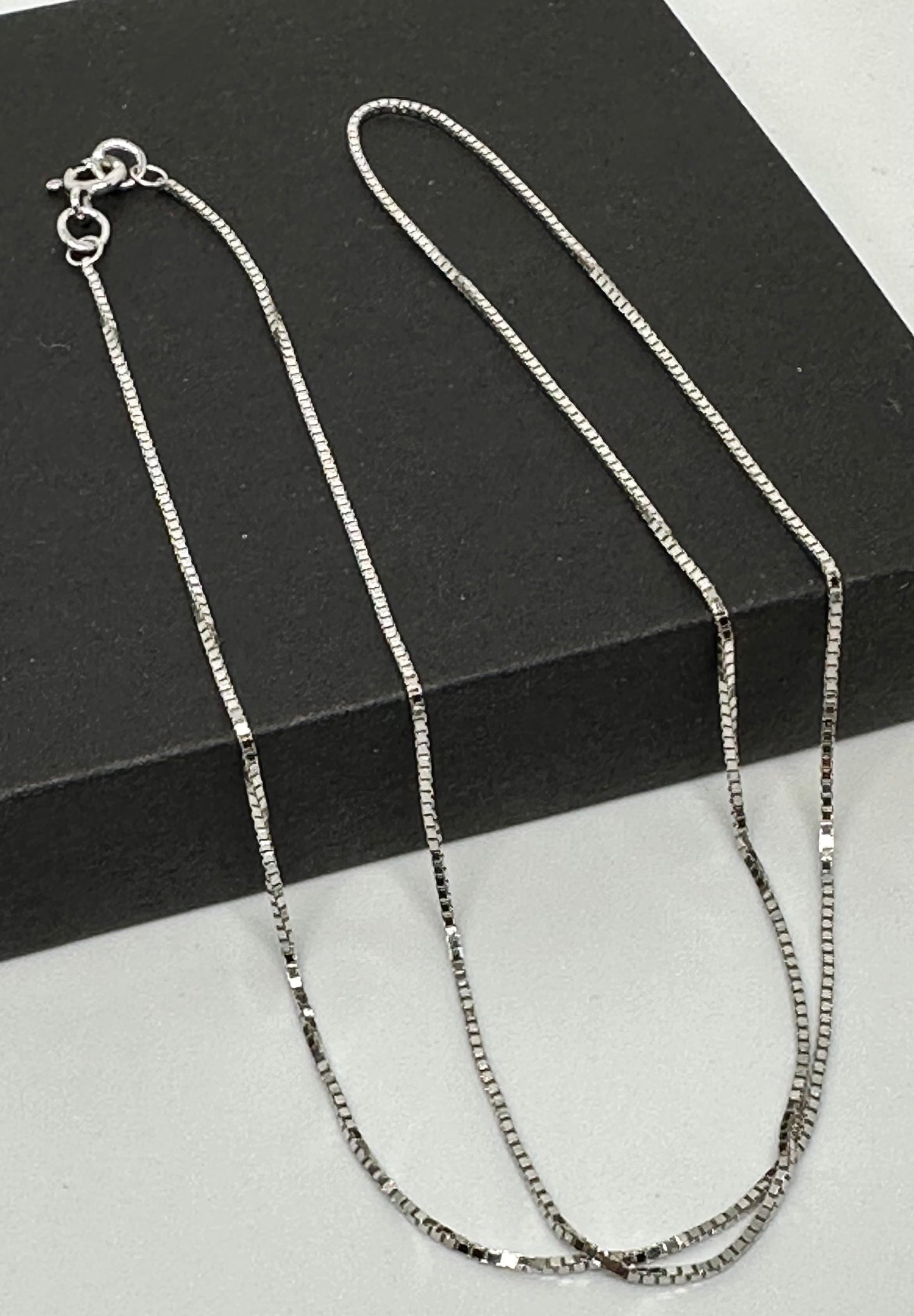 9ct White Gold 1mm Box Venetian Chain Various Chain Lengths (W53V)