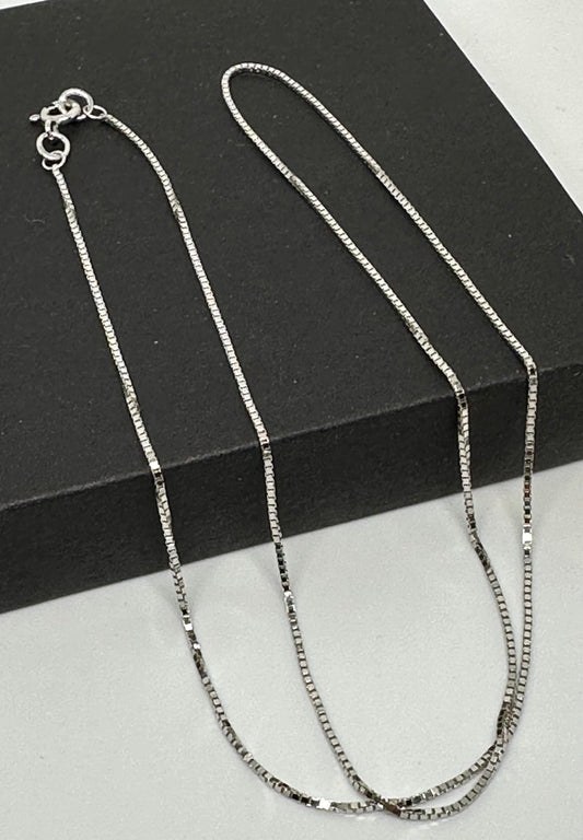 9ct White Gold 1mm Box Venetian Chain Various Chain Lengths (W53V)