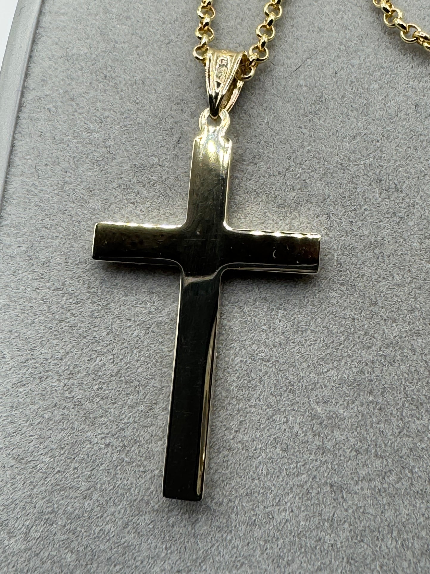 9ct Yellow Gold 41x24mm Cross Pendant and Chain 18 Inch / 45cm (0194583)