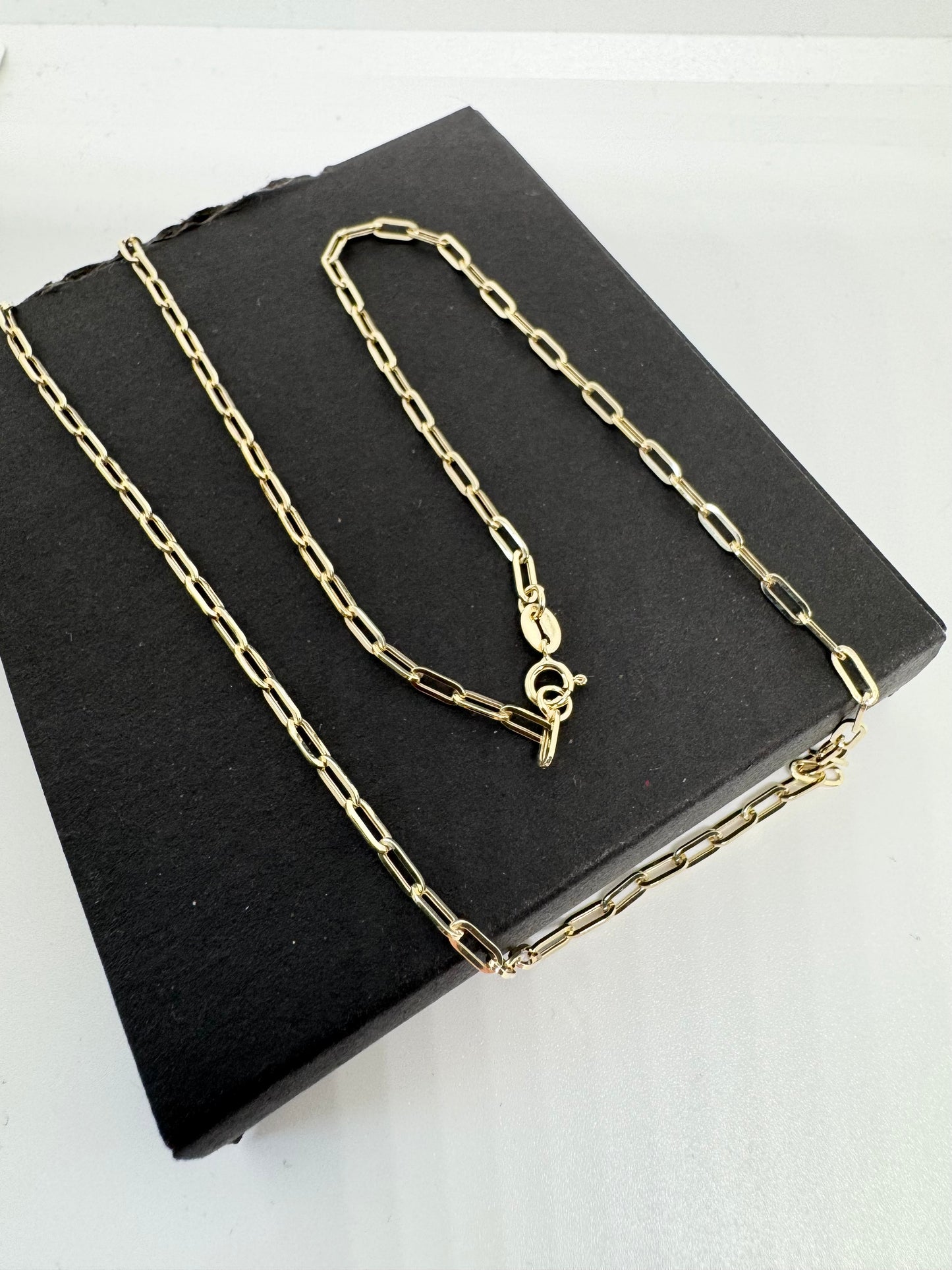 9ct Yellow Gold 2.3mm Light Hollow Paperclip Chain Various Lengths (IBB0204)