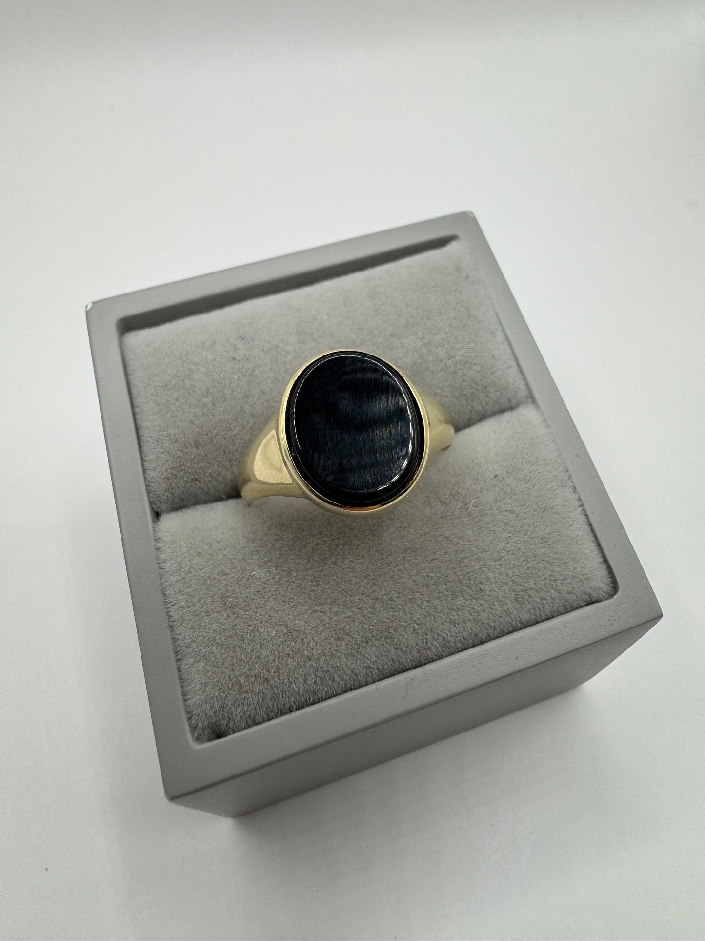 9ct Yellow Gold Black Onyx Polished Signet Ring, Sizes P to V (0121)