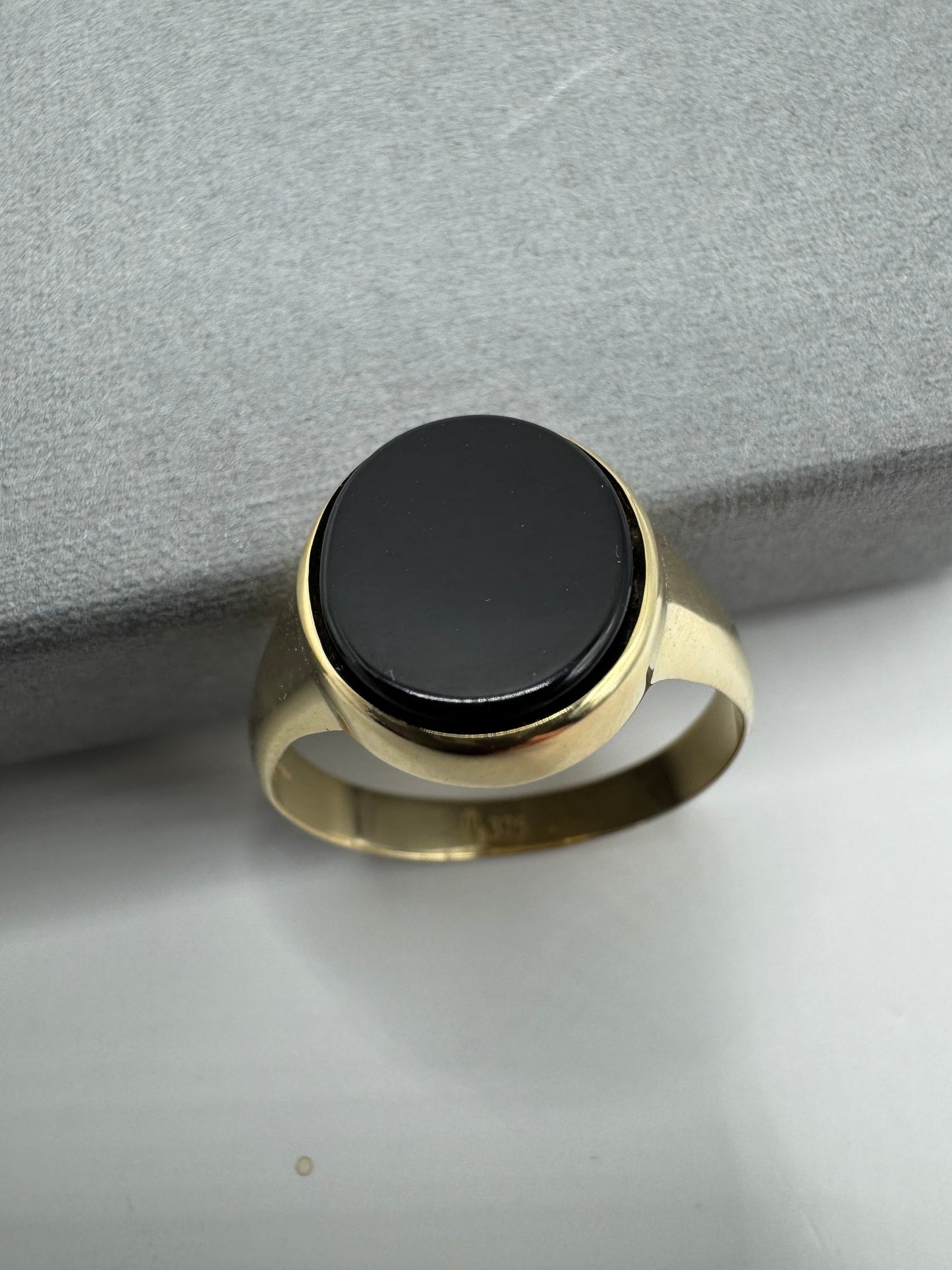 9ct Yellow Gold Black Onyx Polished Signet Ring, Sizes P to V (0121)