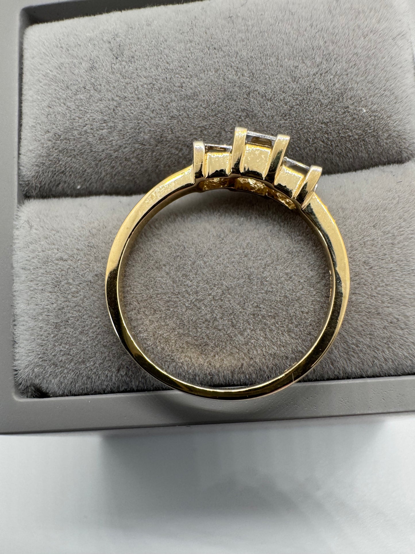 9ct Yellow Gold 5mm Square Stone Set Graduated Ring, Sizes J to T (6461)