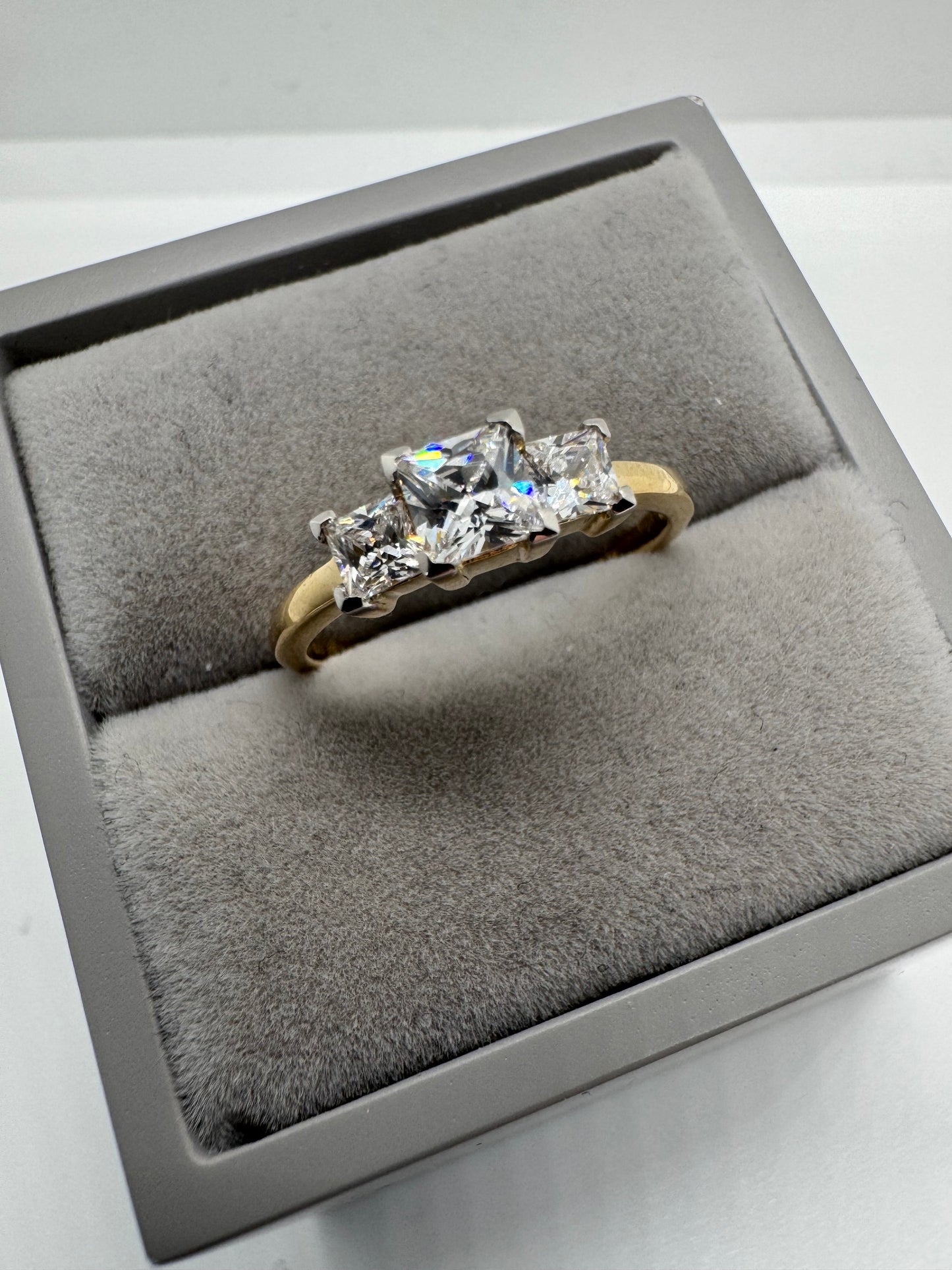 9ct Yellow Gold 5mm Square Stone Set Graduated Ring, Sizes J to T (6461)