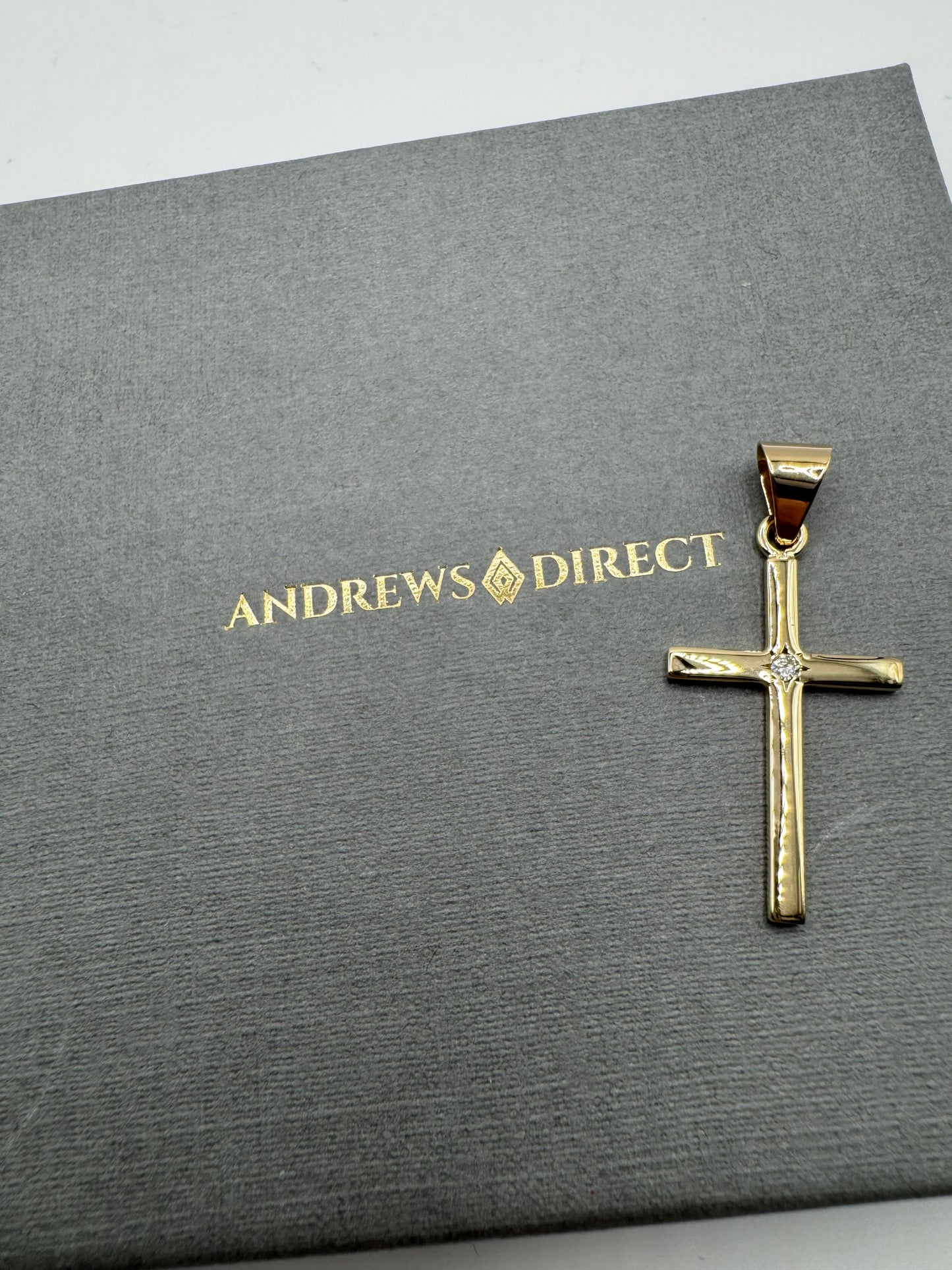 9ct Yellow Gold 0.03 Carat Diamond Set Cross Pendant (058)