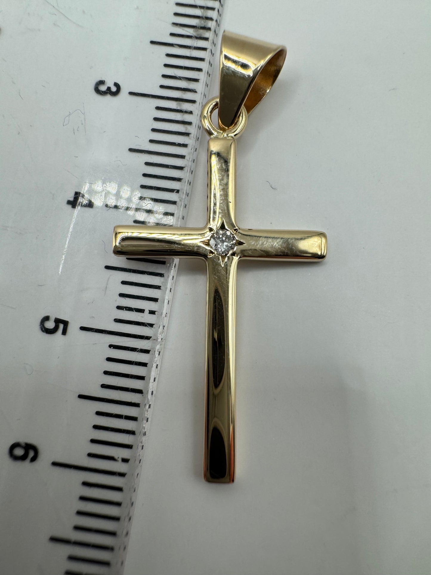 9ct Yellow Gold 0.03 Carat Diamond Set Cross Pendant (058)