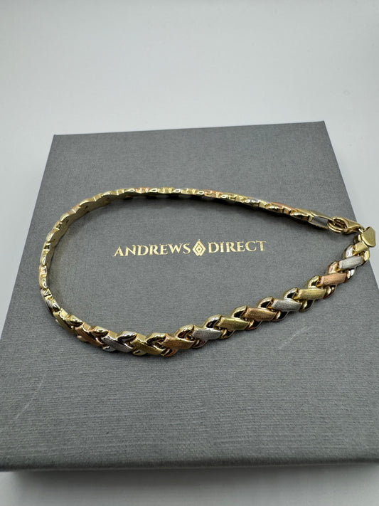9ct Yellow, White and Rose Gold Kisses 7.5 Inch / 19cm Bracelet (0644)