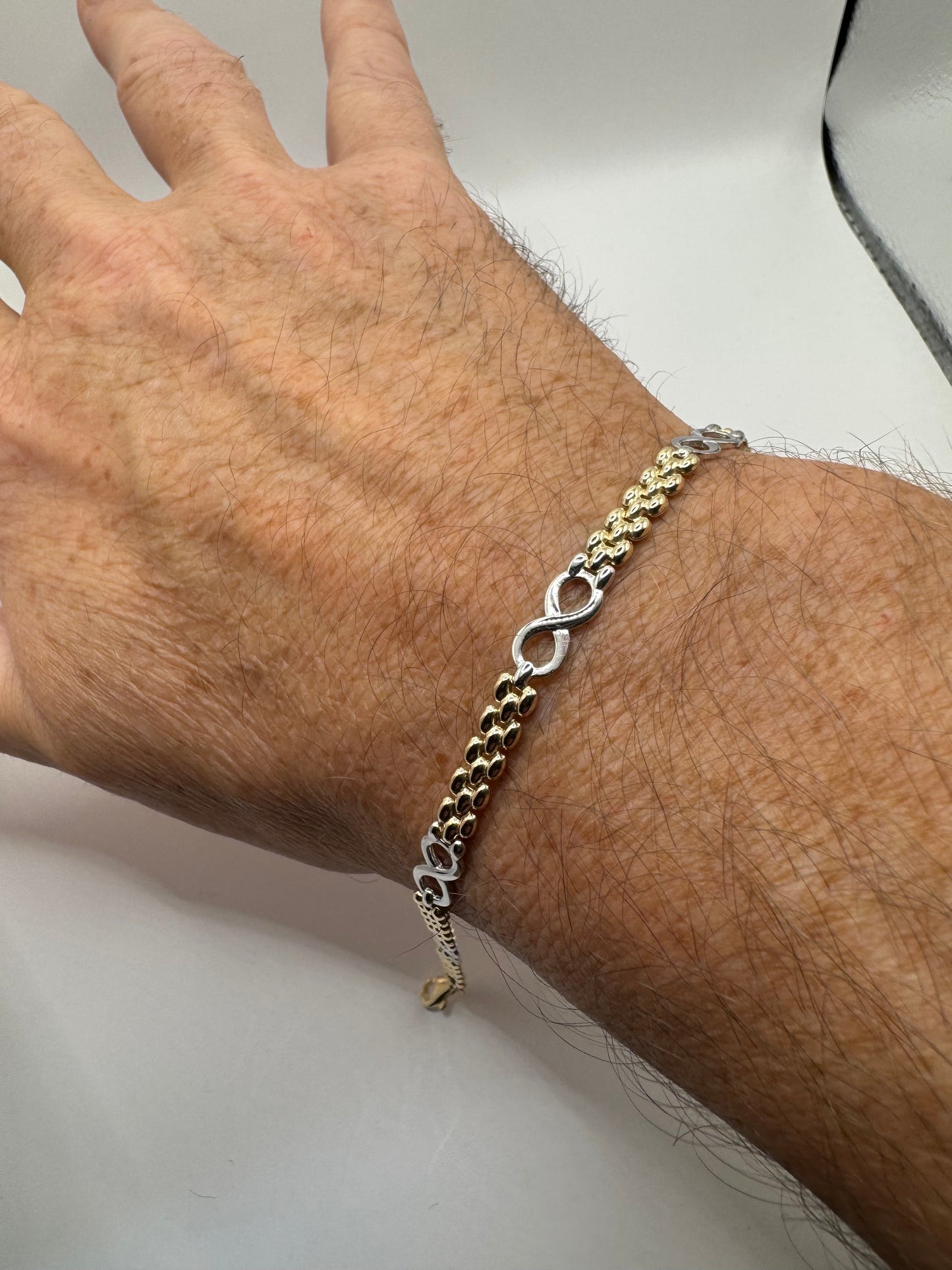 9ct Yellow and White Gold Eternity '8' Fancy Link 7.5mm / 19cm Bracelet (0626)